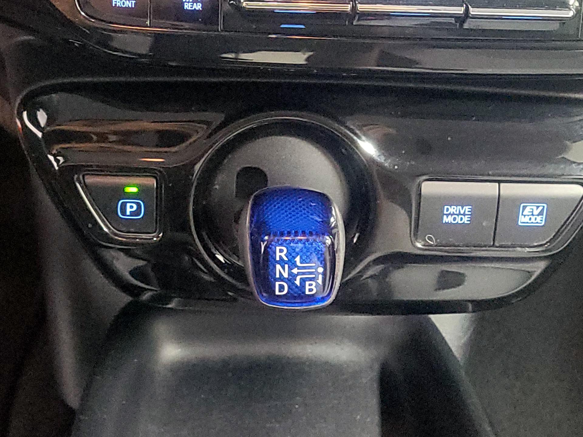 Thumbnail: 2017 Toyota Prius - 17