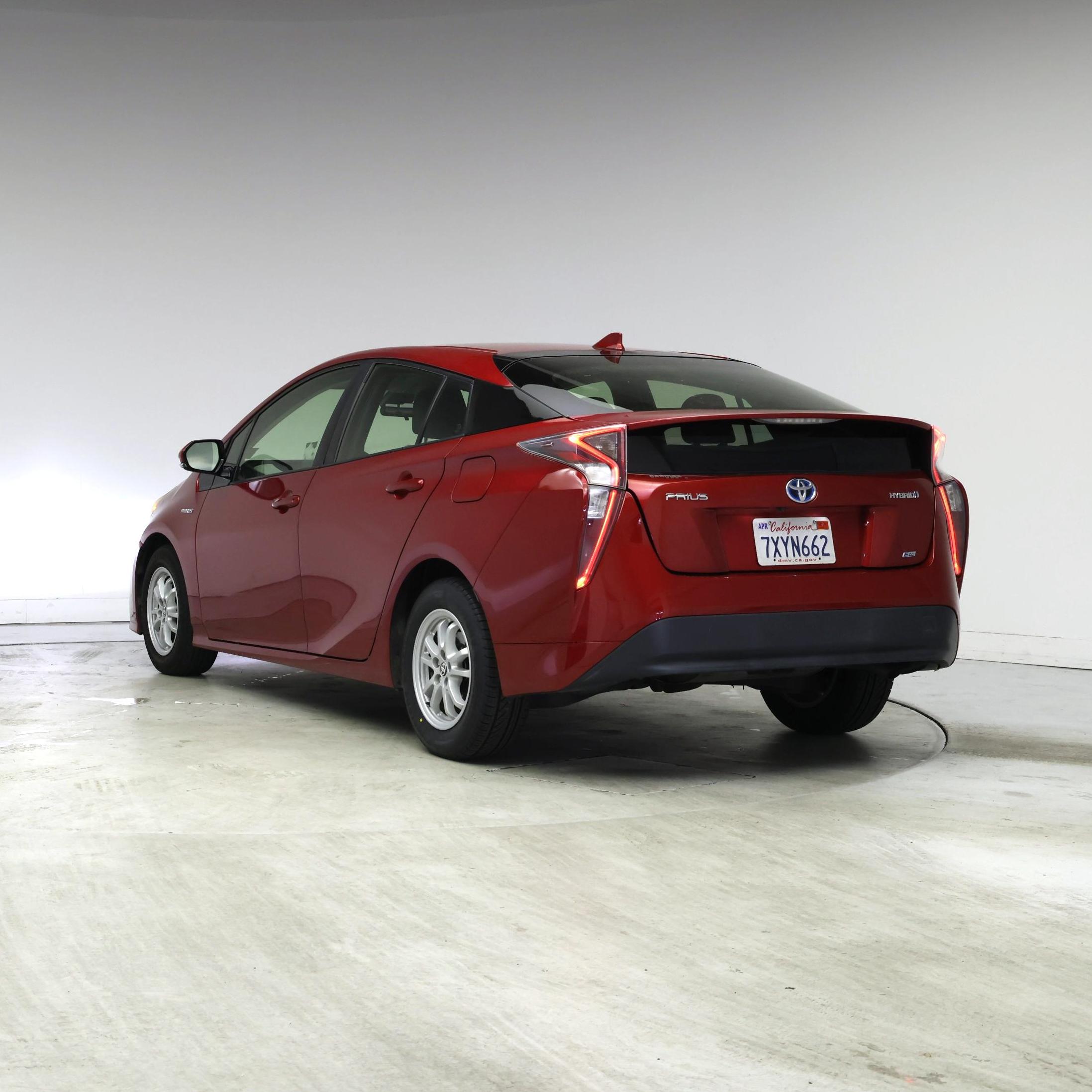 Thumbnail: 2017 Toyota Prius - 2