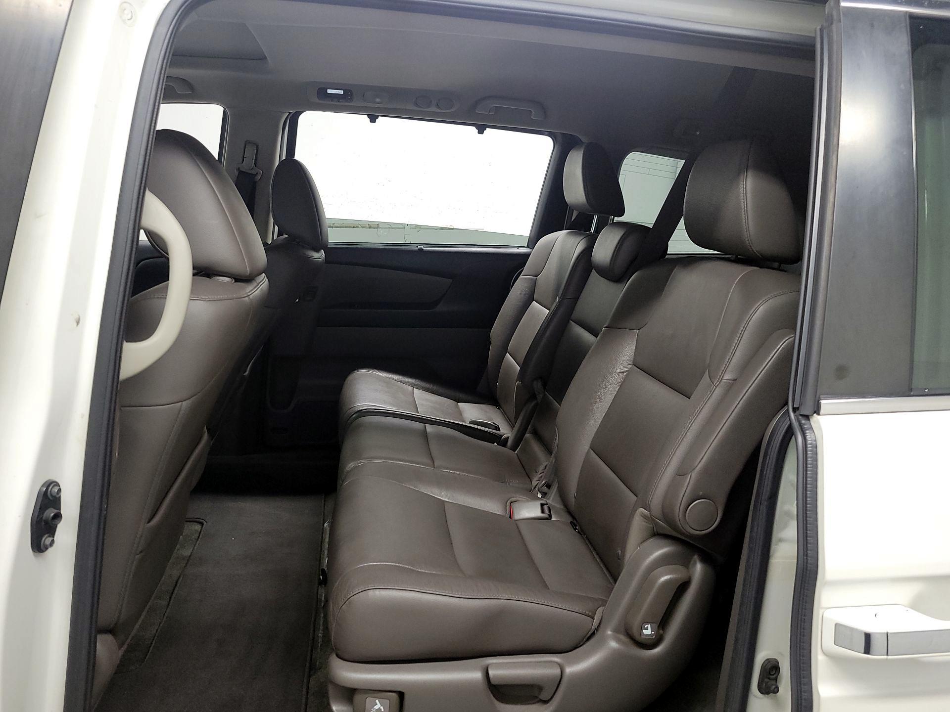 Thumbnail: 2015 Honda Odyssey - 17