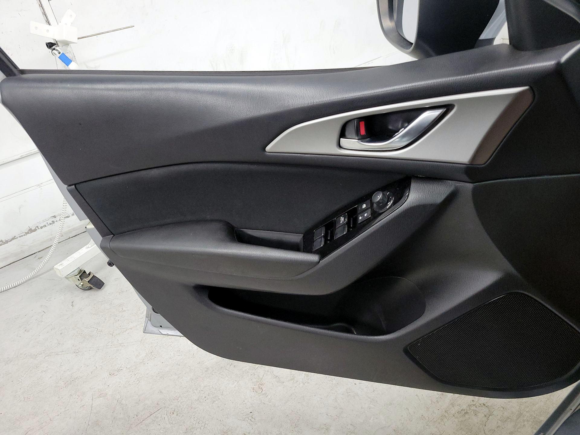 Thumbnail: 2018 Mazda Mazda3 - 12