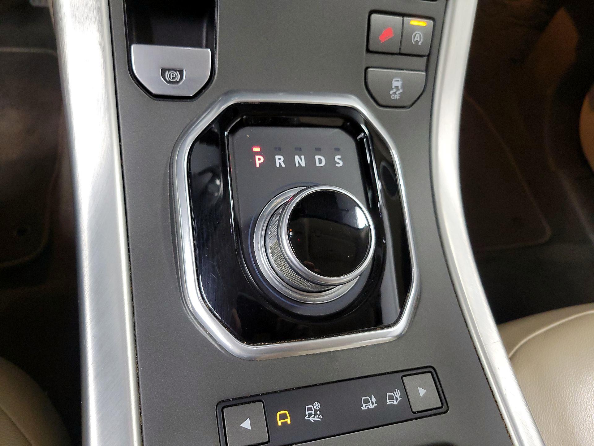 Thumbnail: 2016 Land Rover Range Rover Evoque - 16