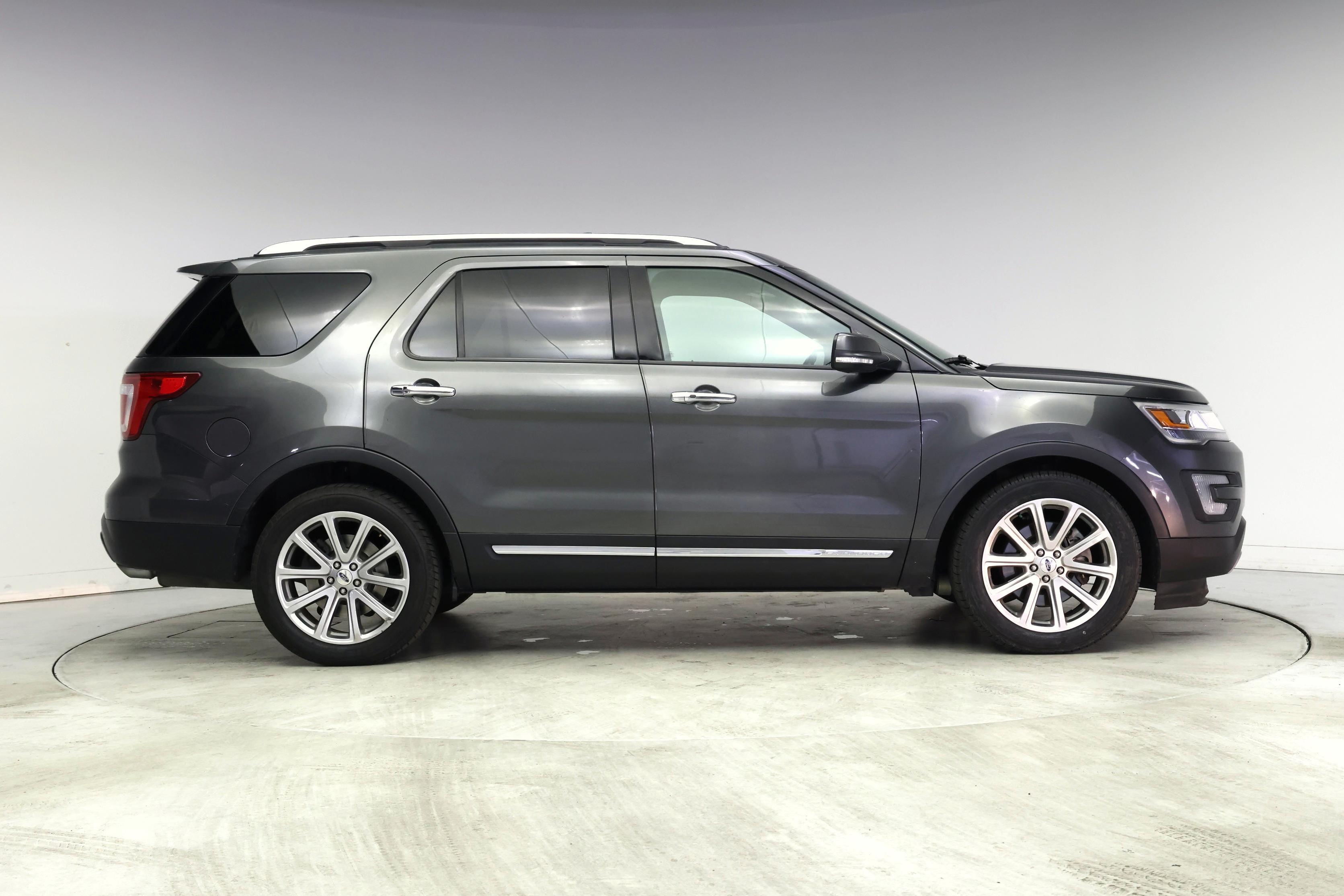 Thumbnail: 2017 Ford Explorer - 7