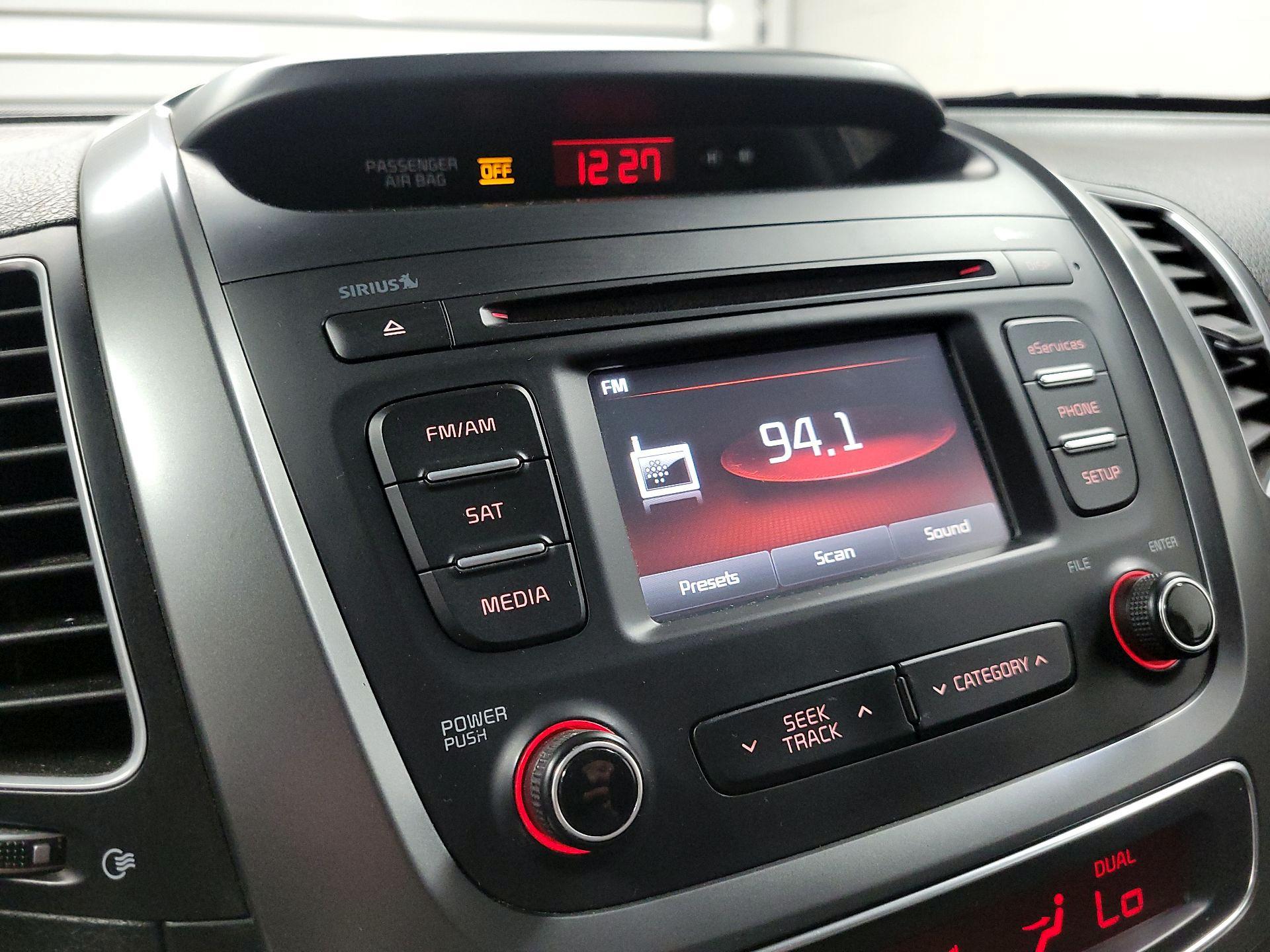 Thumbnail: 2014 Kia Sorento - 15
