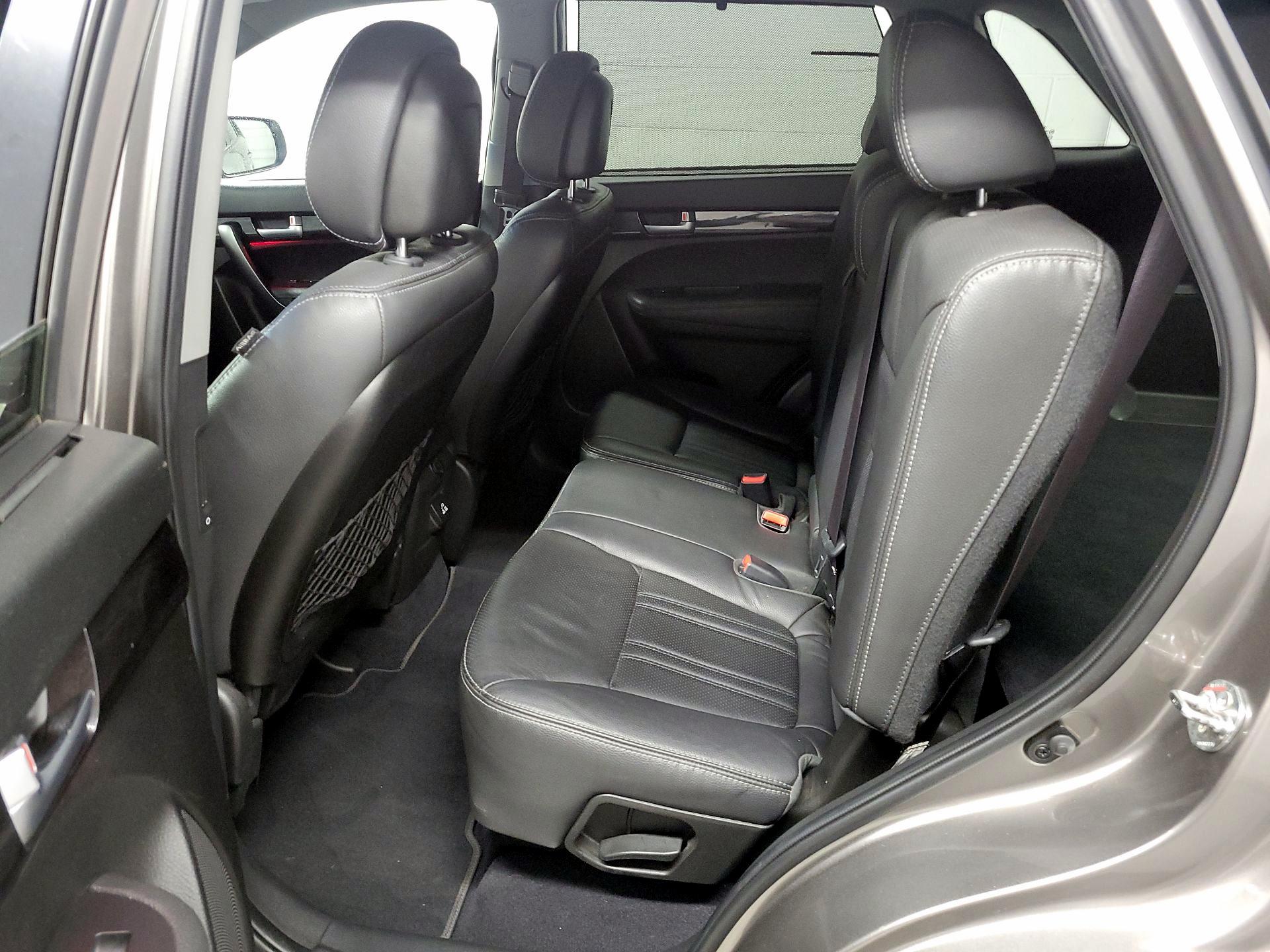 Thumbnail: 2014 Kia Sorento - 19