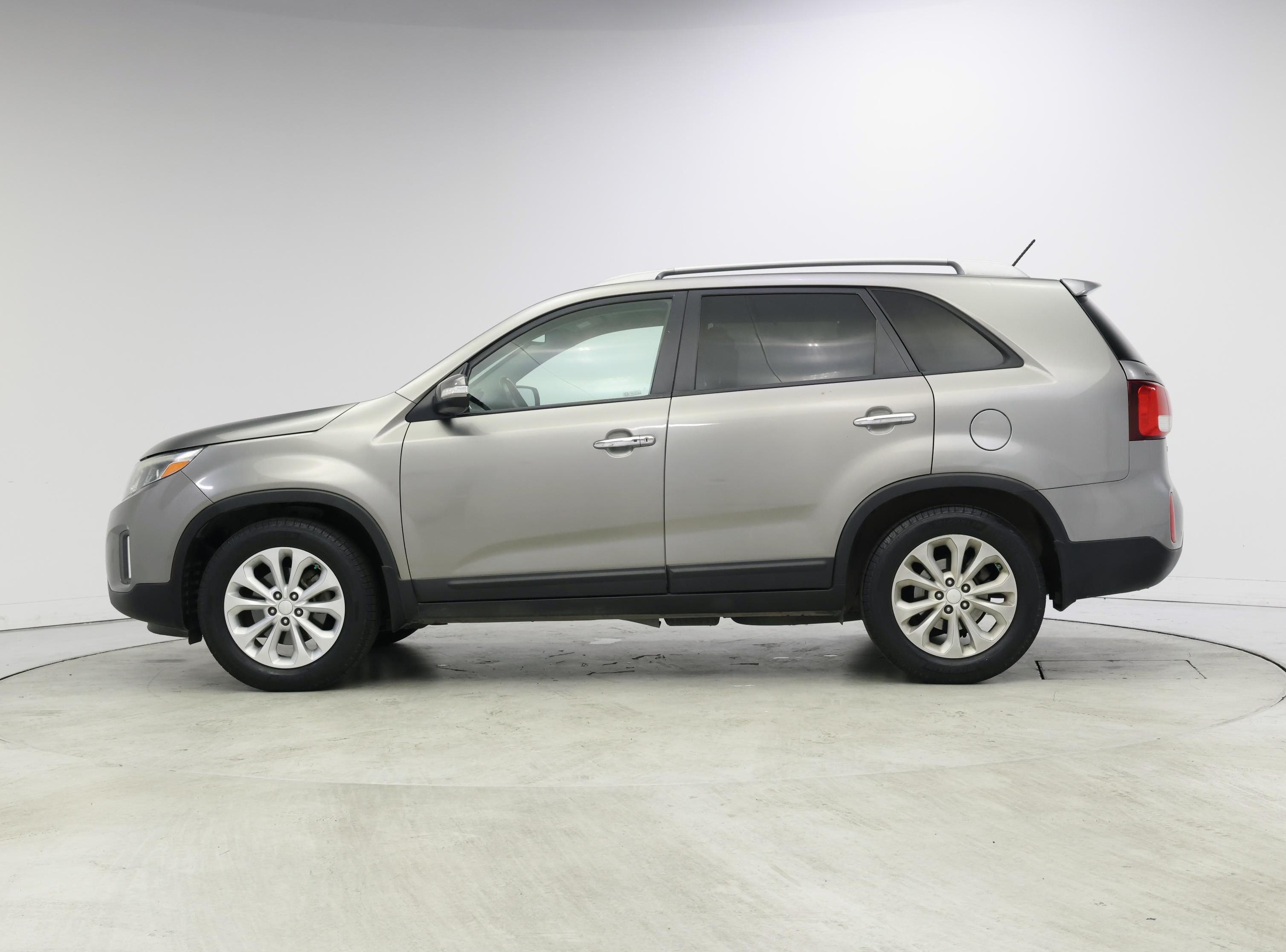 Thumbnail: 2014 Kia Sorento - 3