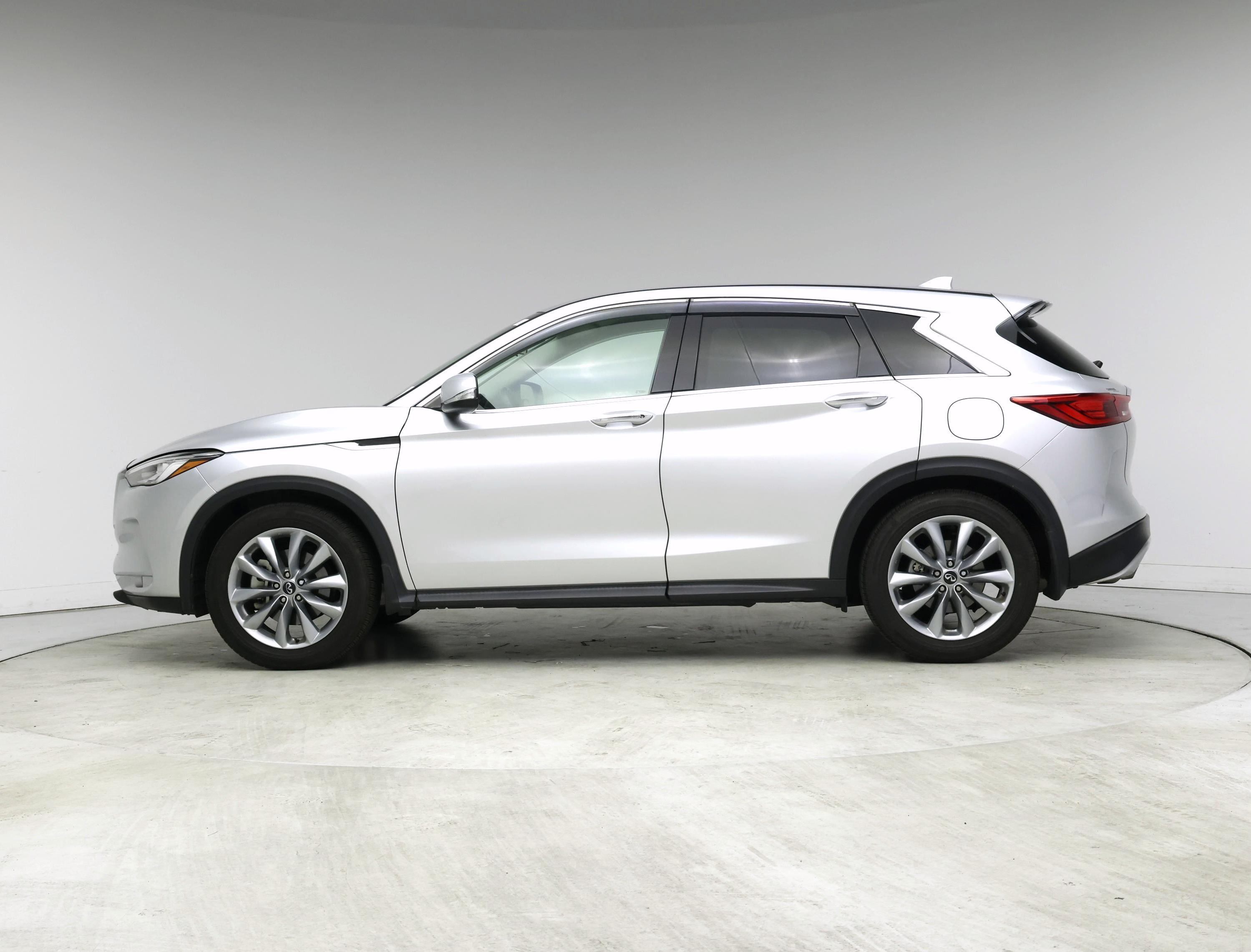 Thumbnail: 2019 INFINITI QX50 - 3