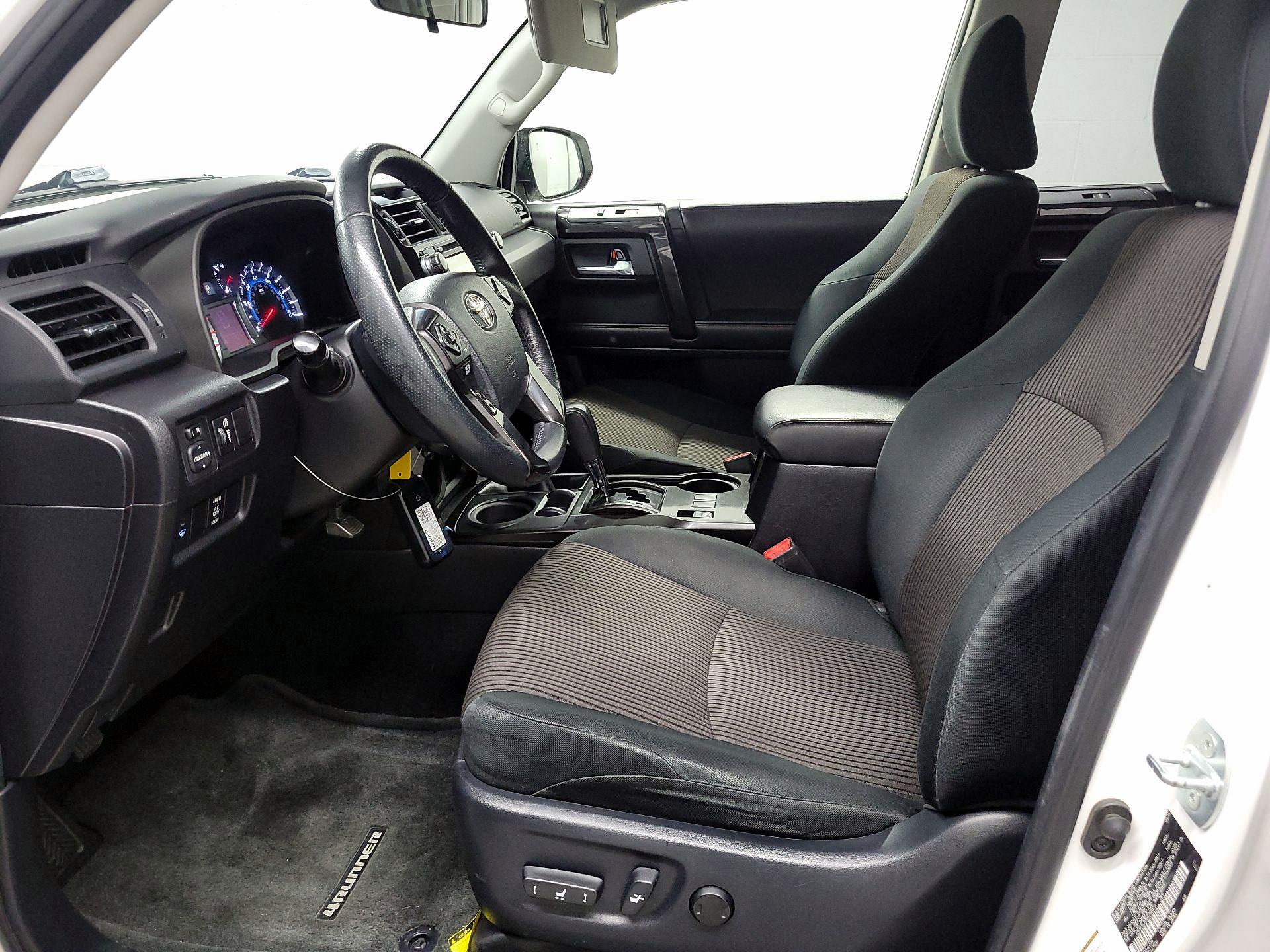 Thumbnail: 2016 Toyota 4Runner - 11
