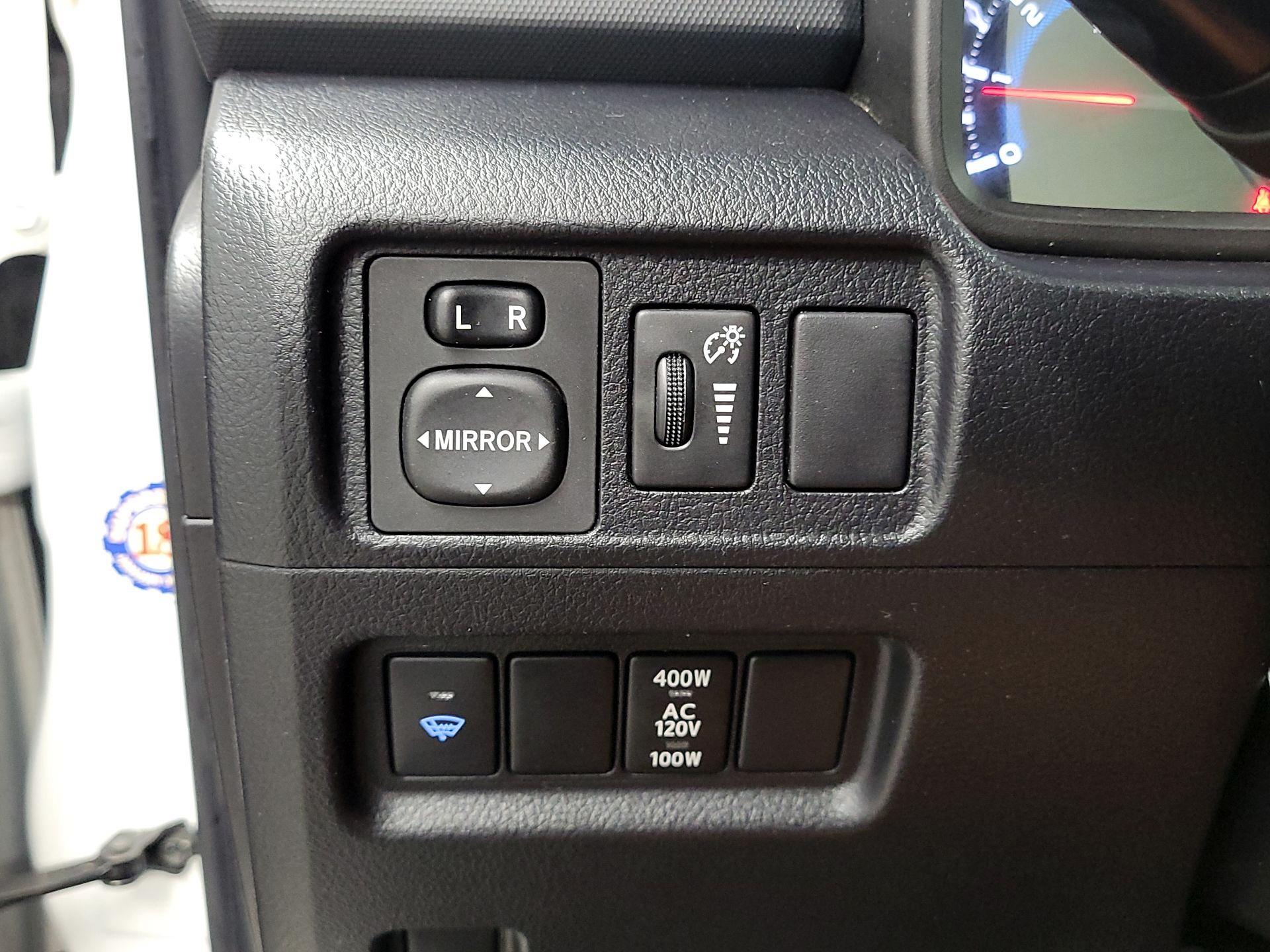 Thumbnail: 2016 Toyota 4Runner - 13