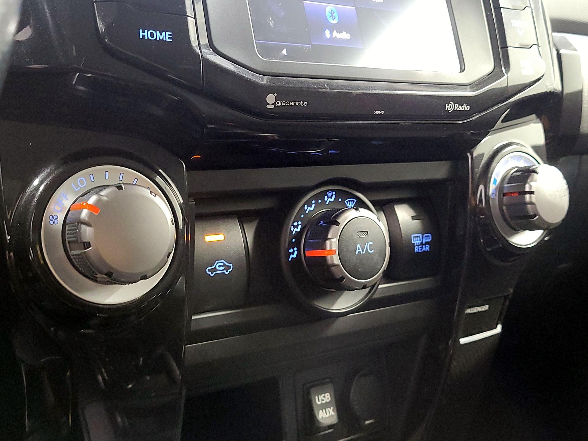 Thumbnail: 2016 Toyota 4Runner - 16
