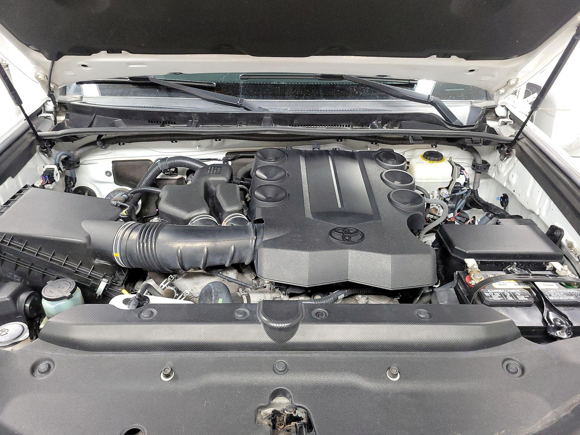Thumbnail: 2016 Toyota 4Runner - 20