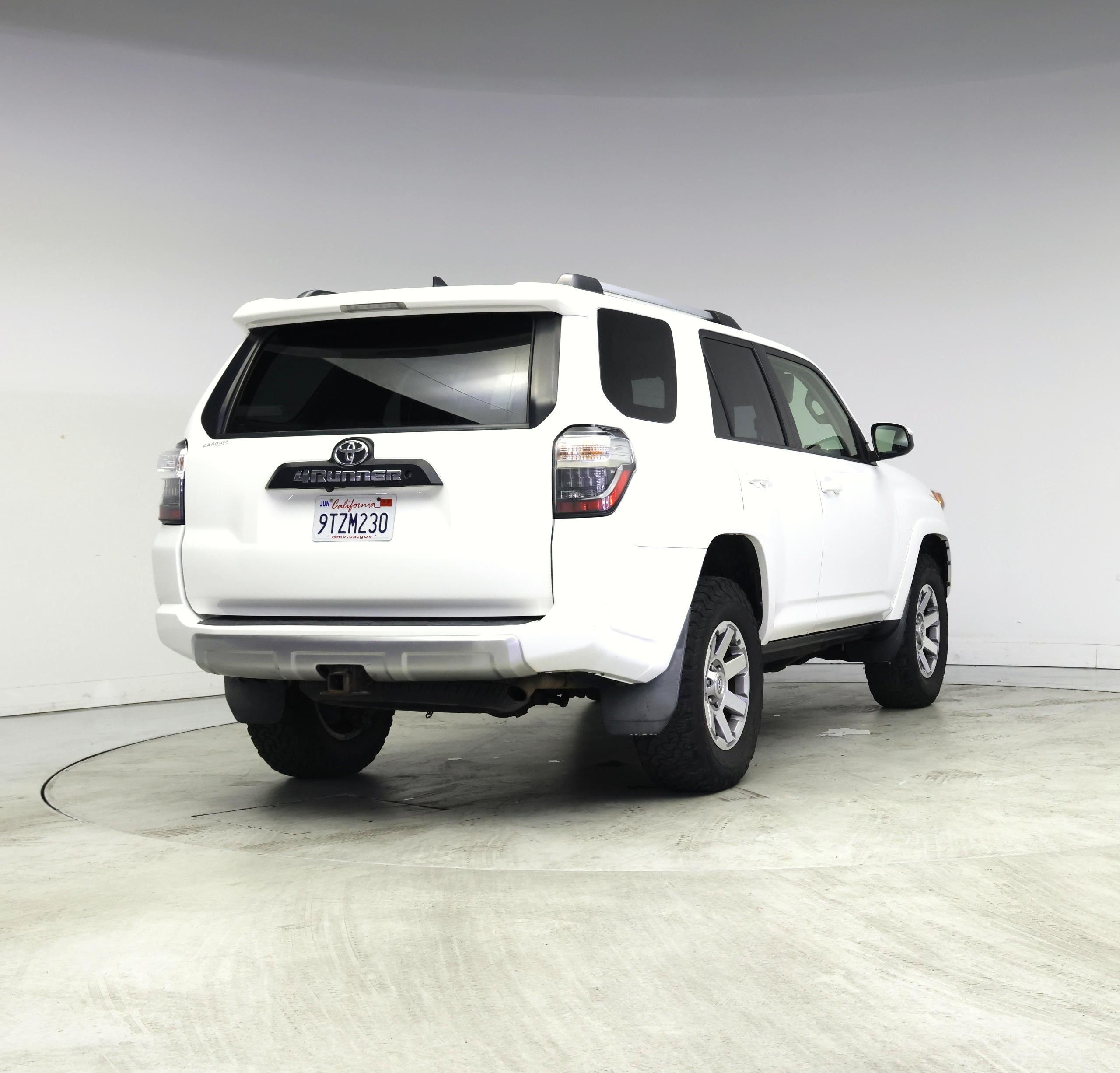Thumbnail: 2016 Toyota 4Runner - 8