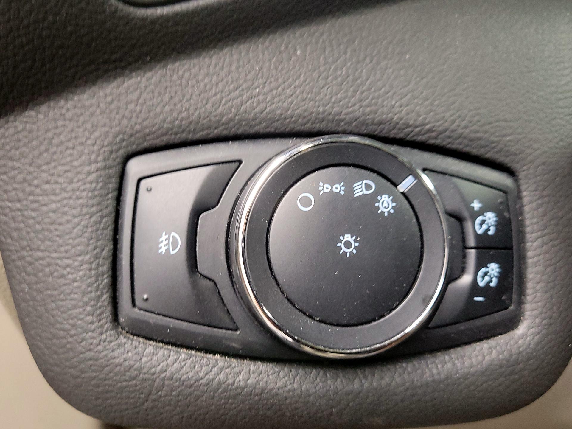 Thumbnail: 2015 Ford C-Max - 13