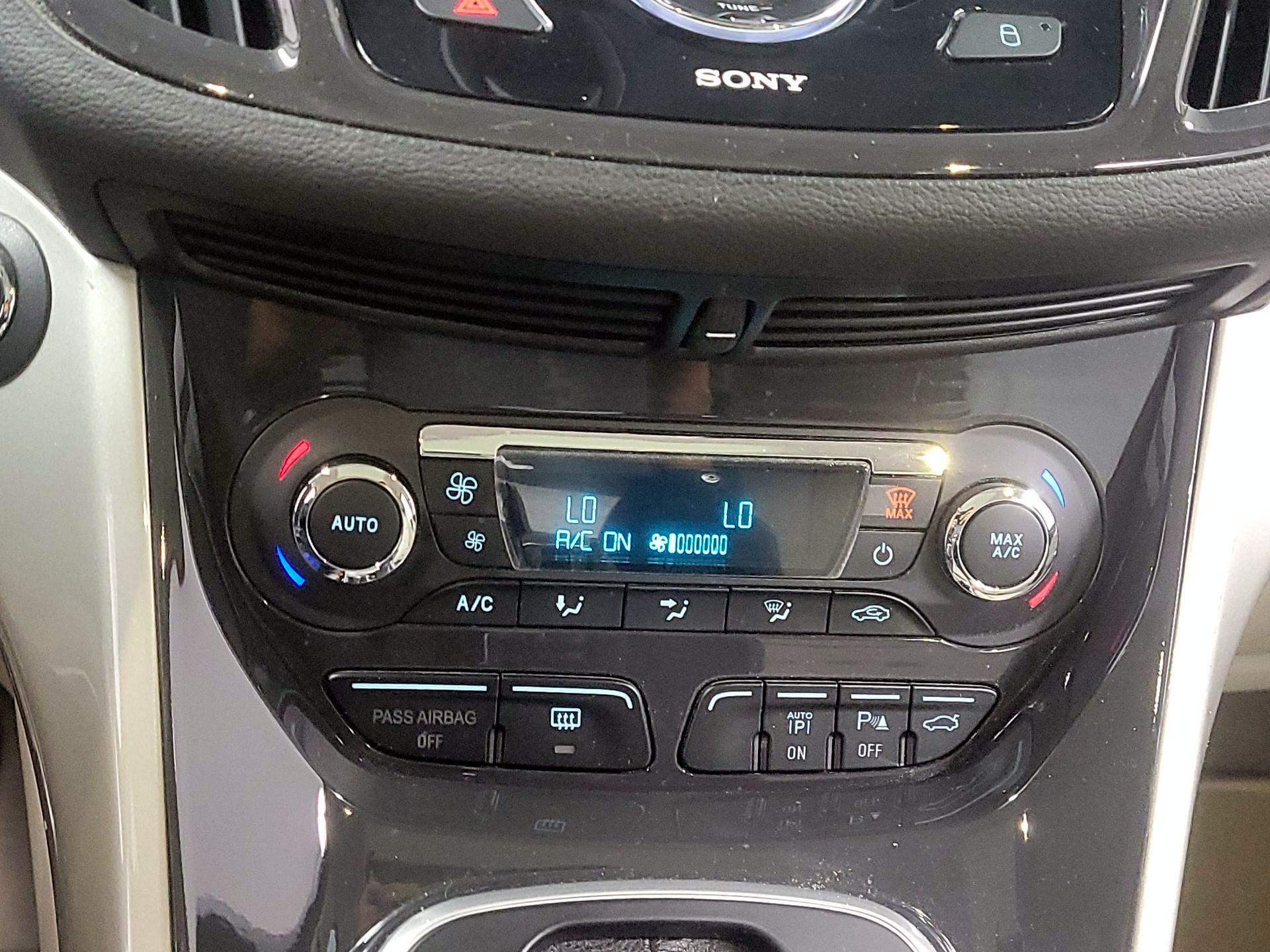 Thumbnail: 2015 Ford C-Max - 16