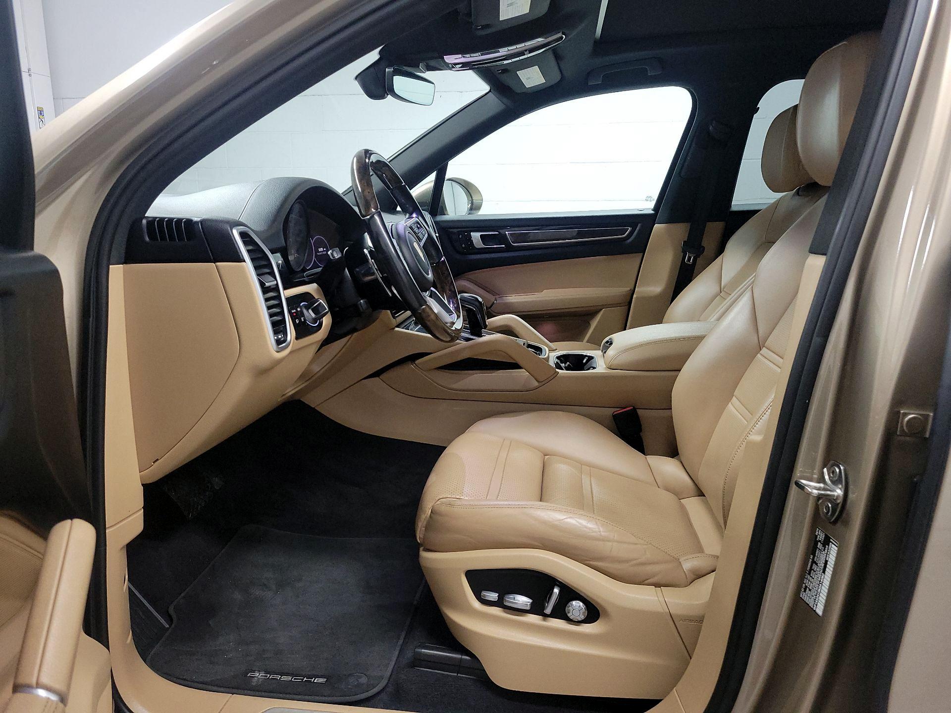 Thumbnail: 2019 Porsche Cayenne - 11