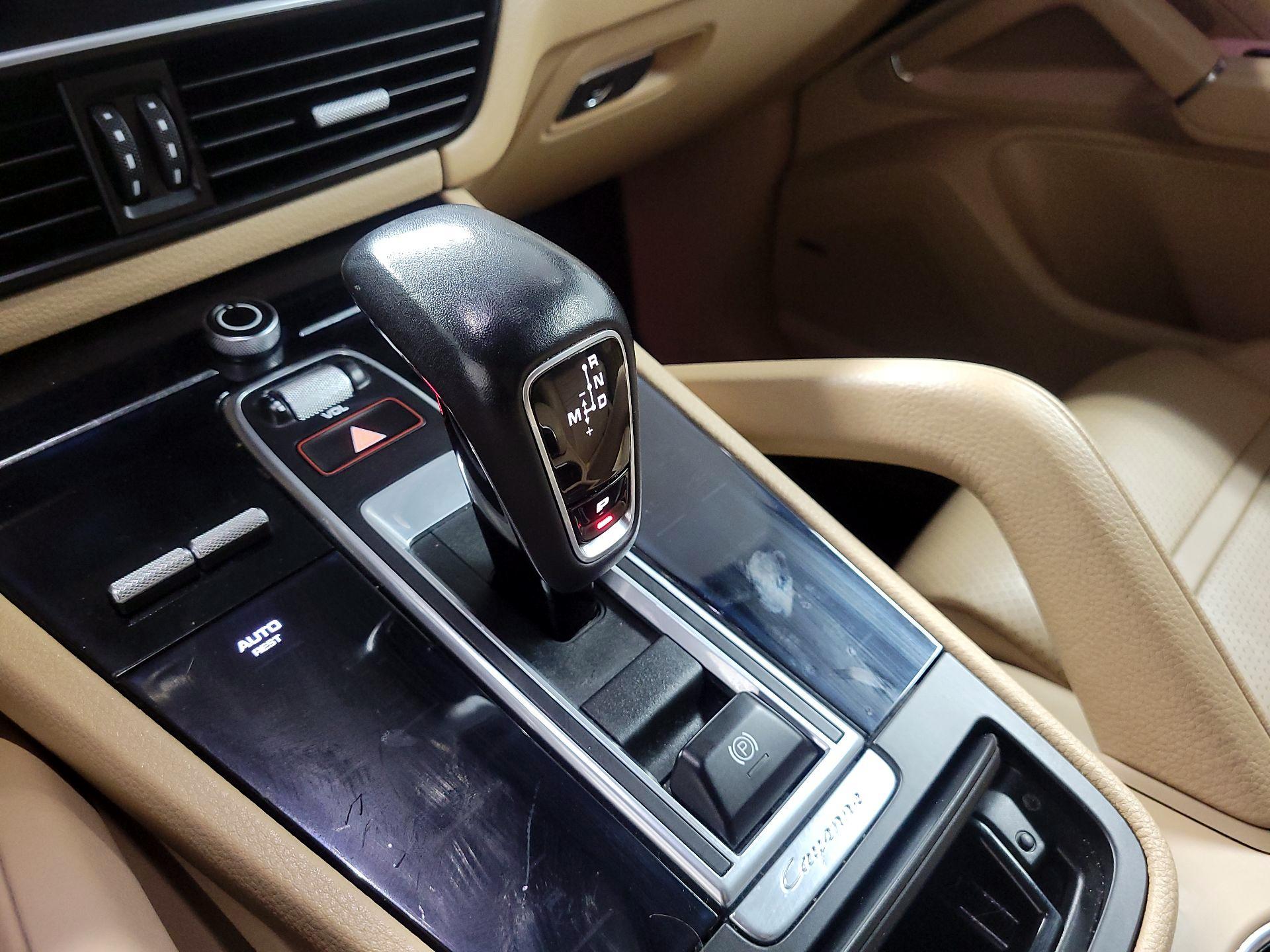 Thumbnail: 2019 Porsche Cayenne - 17
