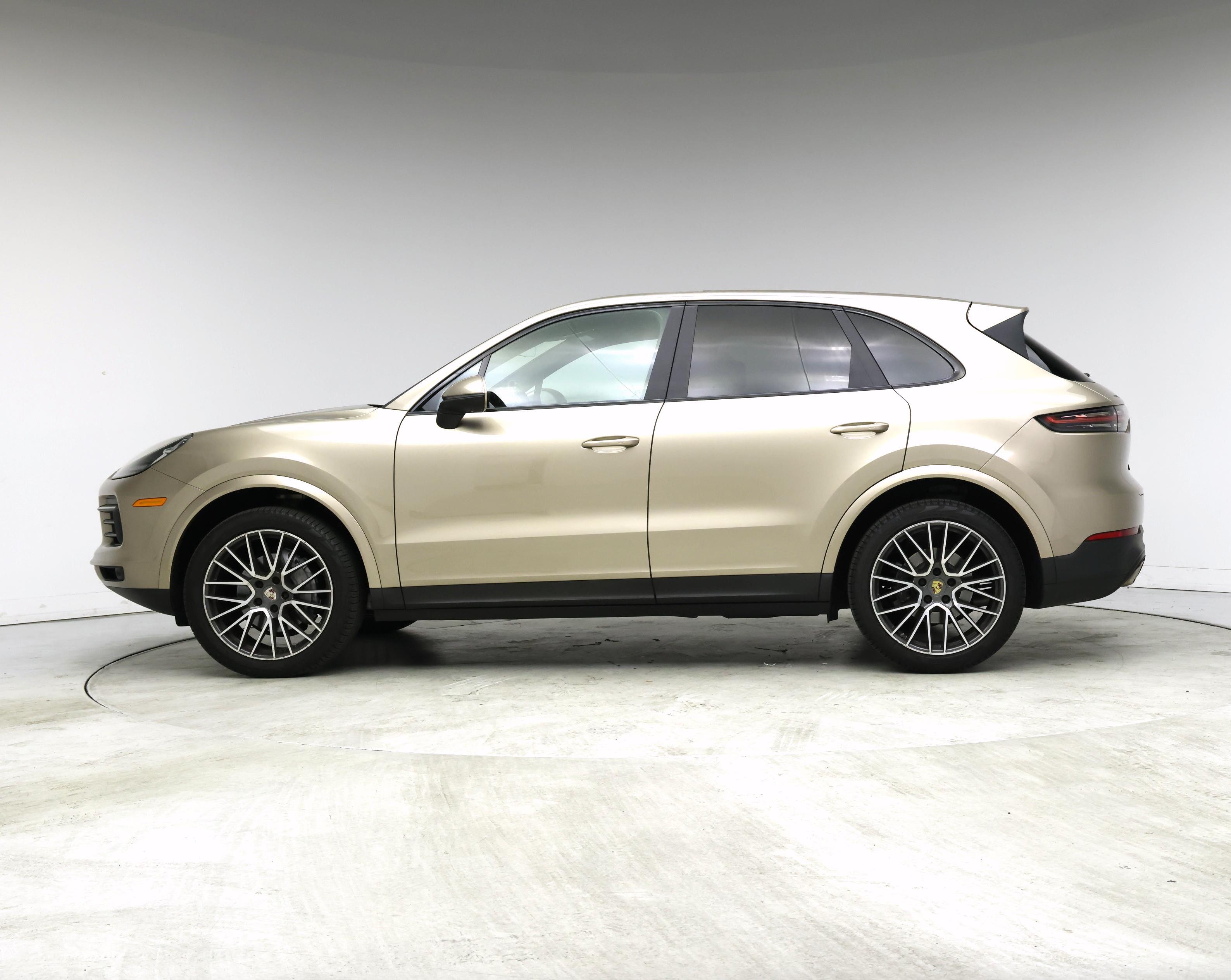 Thumbnail: 2019 Porsche Cayenne - 3