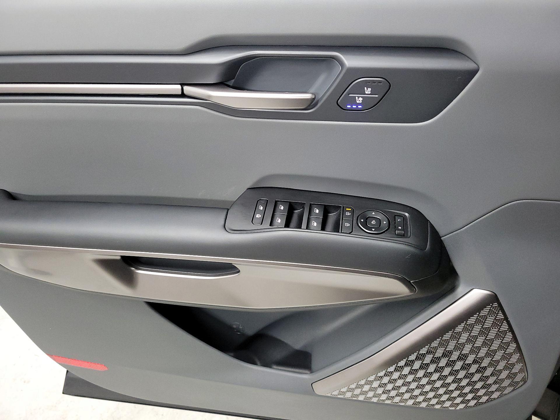 Thumbnail: 2024 Kia EV9 - 12