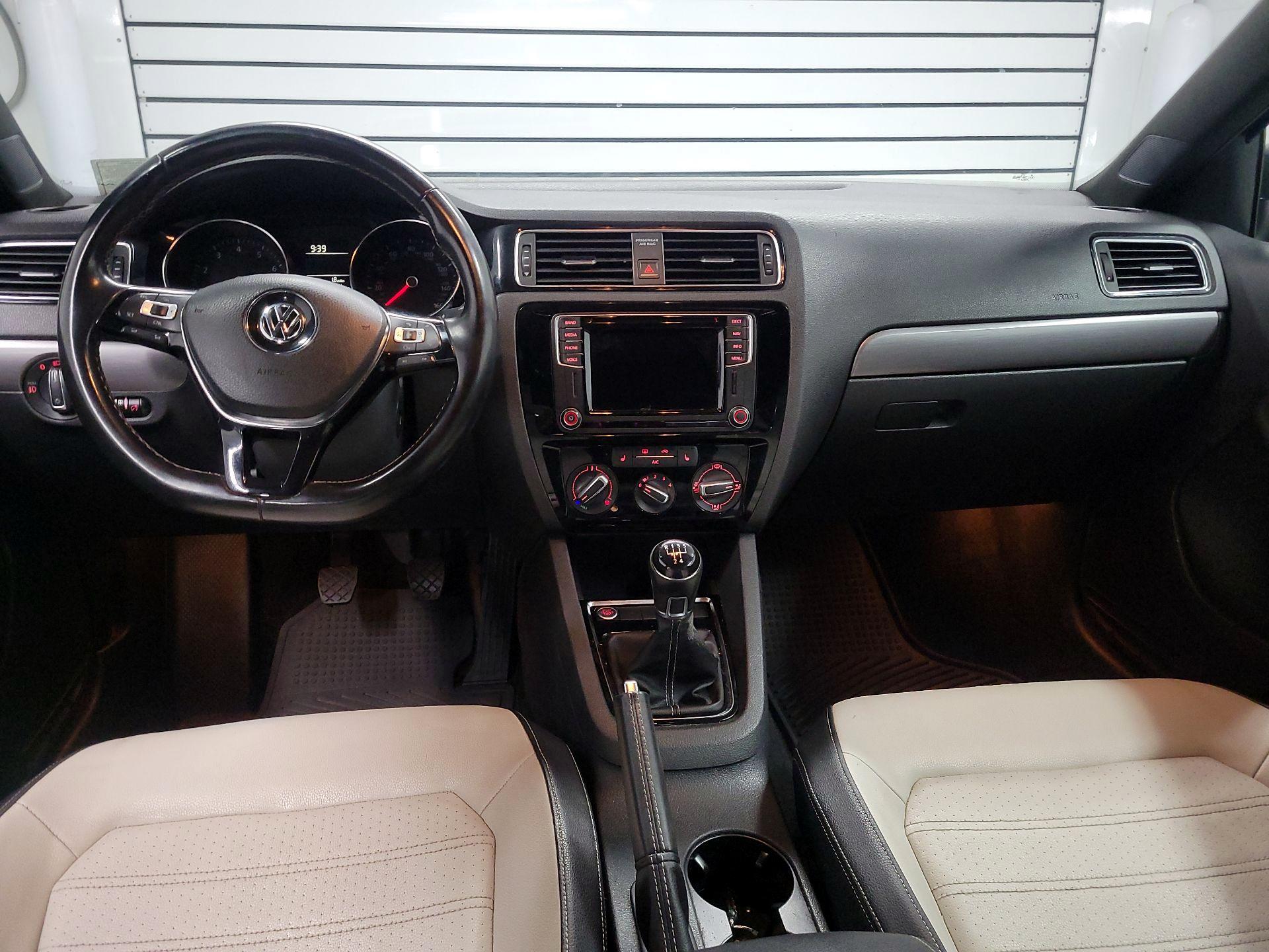 Thumbnail: 2016 Volkswagen Jetta - 9