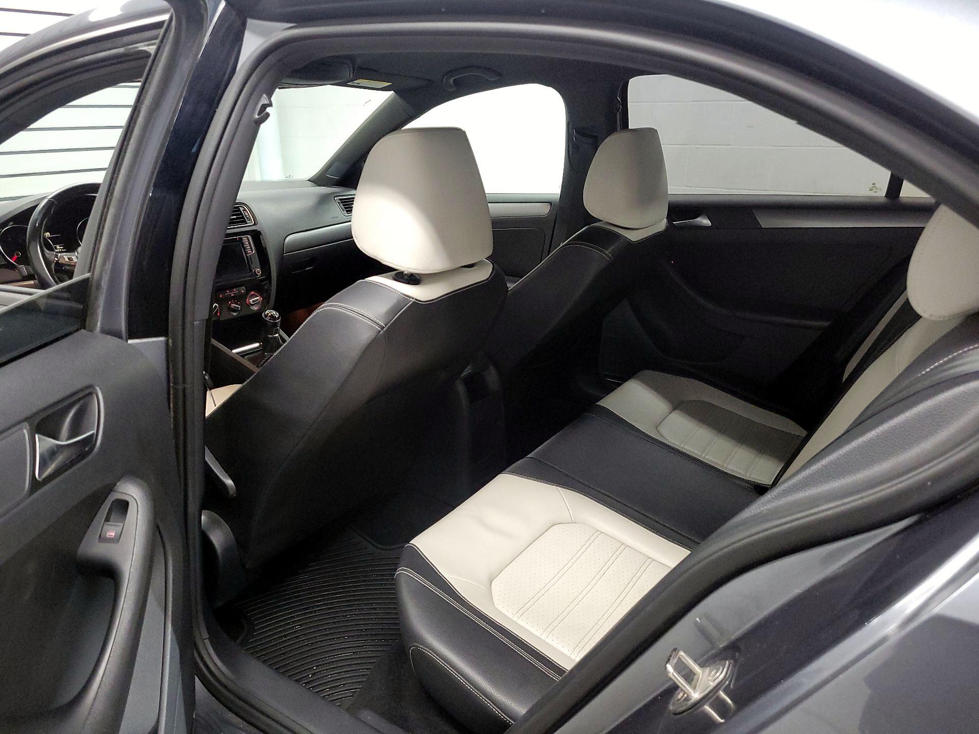 Thumbnail: 2016 Volkswagen Jetta - 17