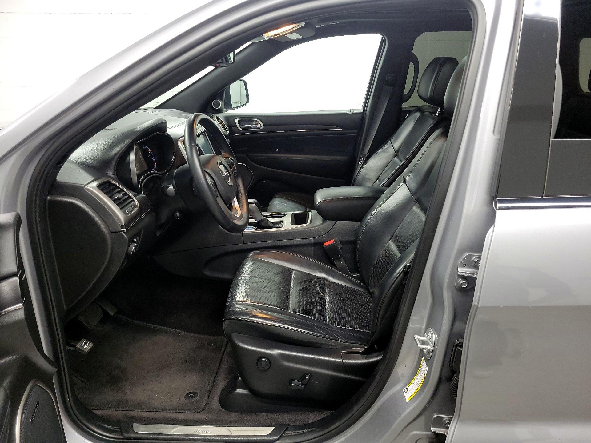 Thumbnail: 2018 Jeep Grand Cherokee - 11