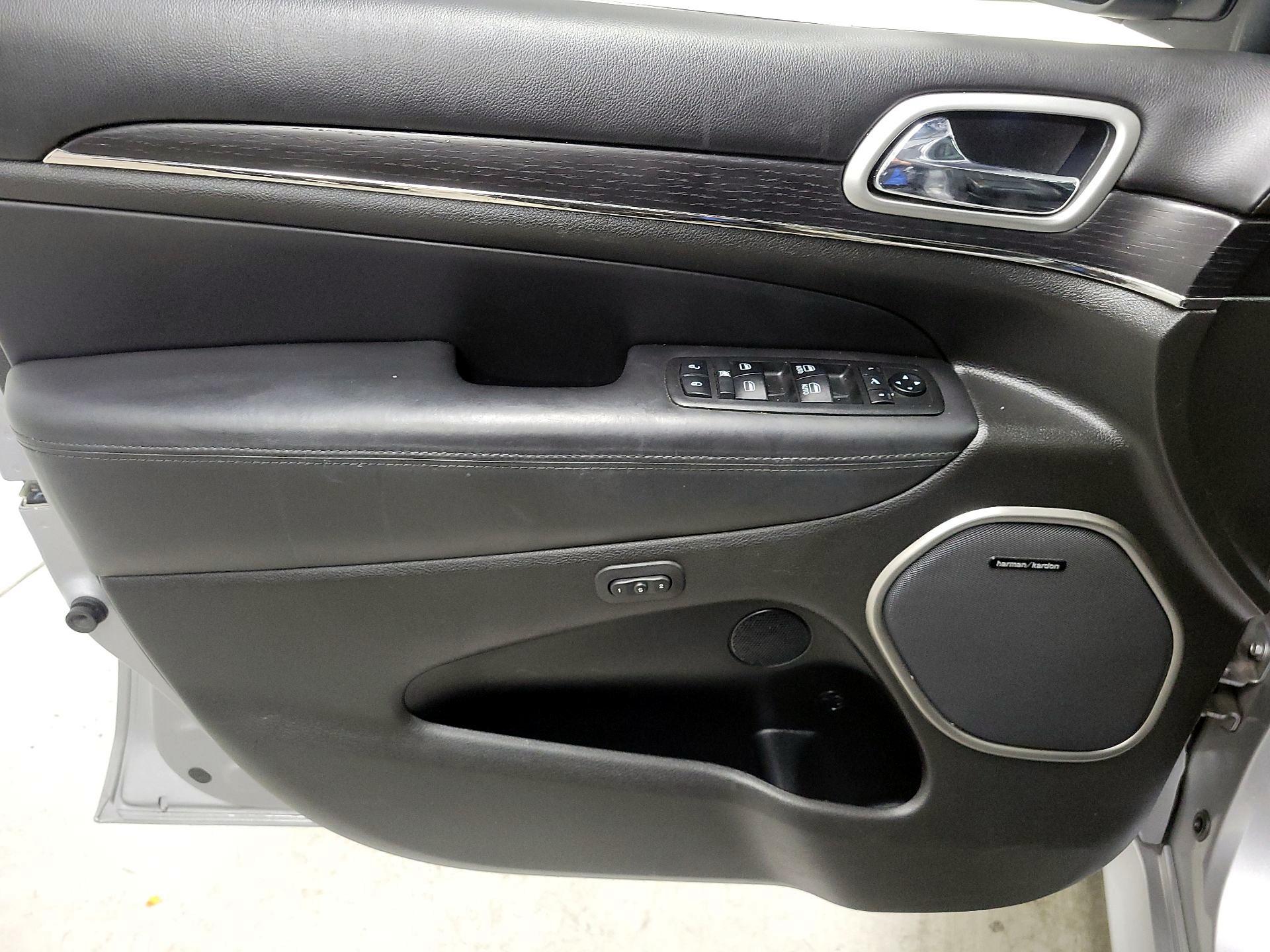 Thumbnail: 2018 Jeep Grand Cherokee - 12