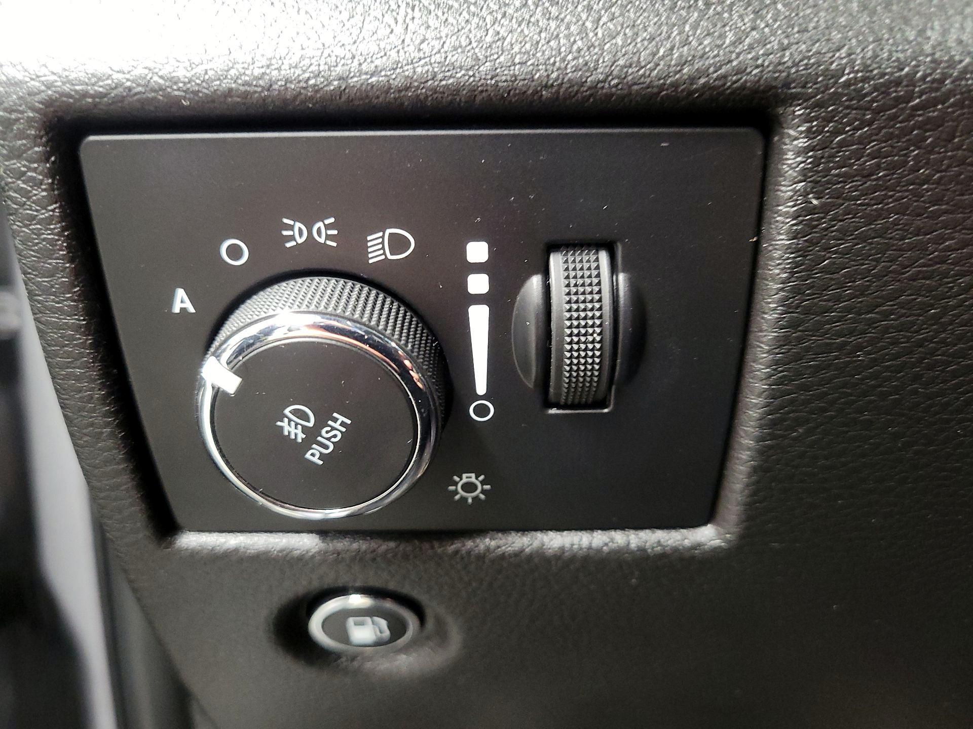 Thumbnail: 2018 Jeep Grand Cherokee - 13