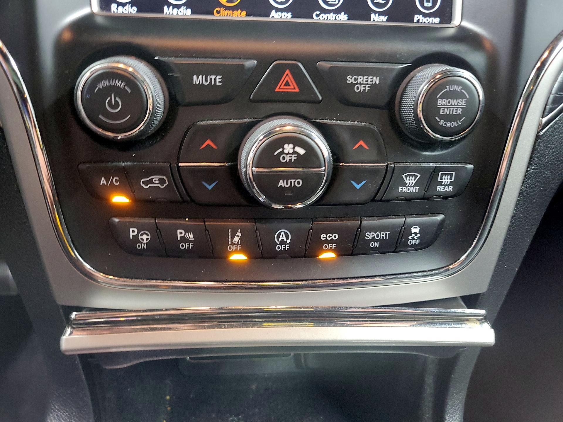 Thumbnail: 2018 Jeep Grand Cherokee - 17