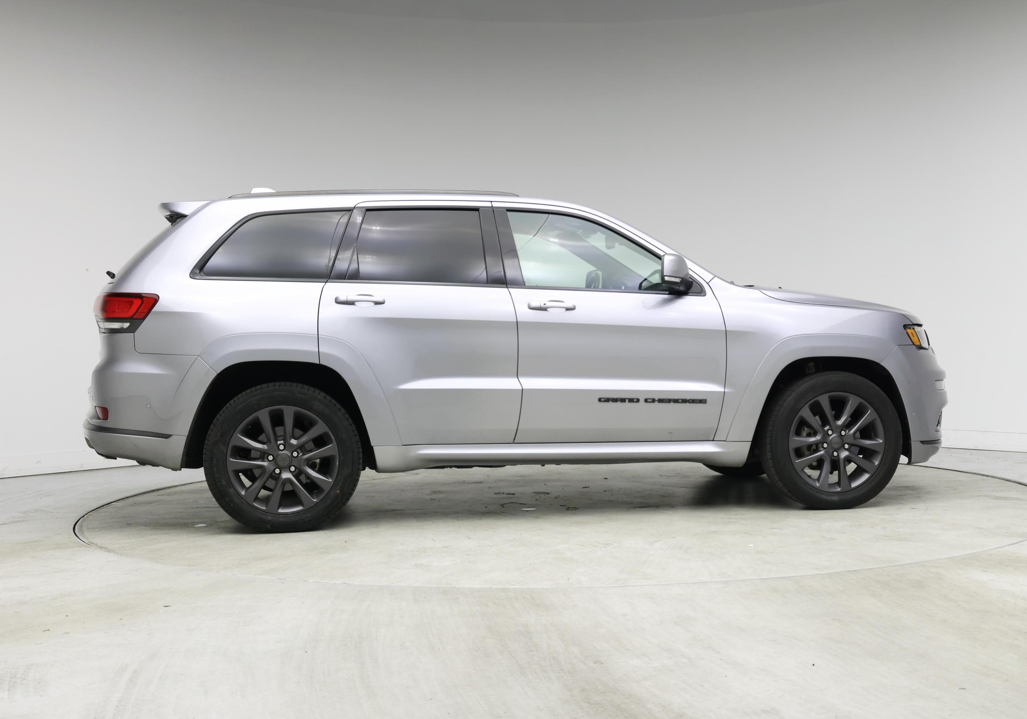 Thumbnail: 2018 Jeep Grand Cherokee - 7