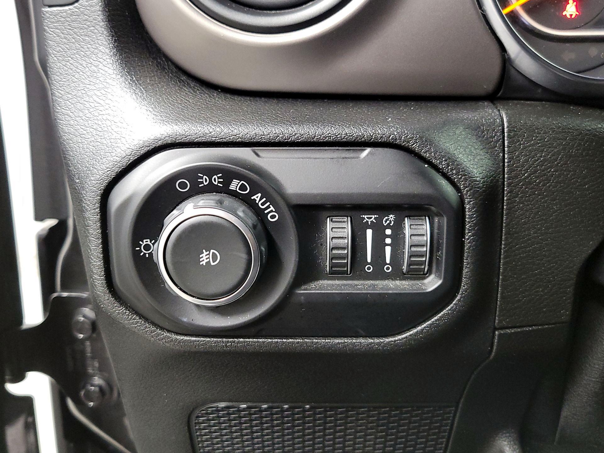 Thumbnail: 2020 Jeep Wrangler - 13