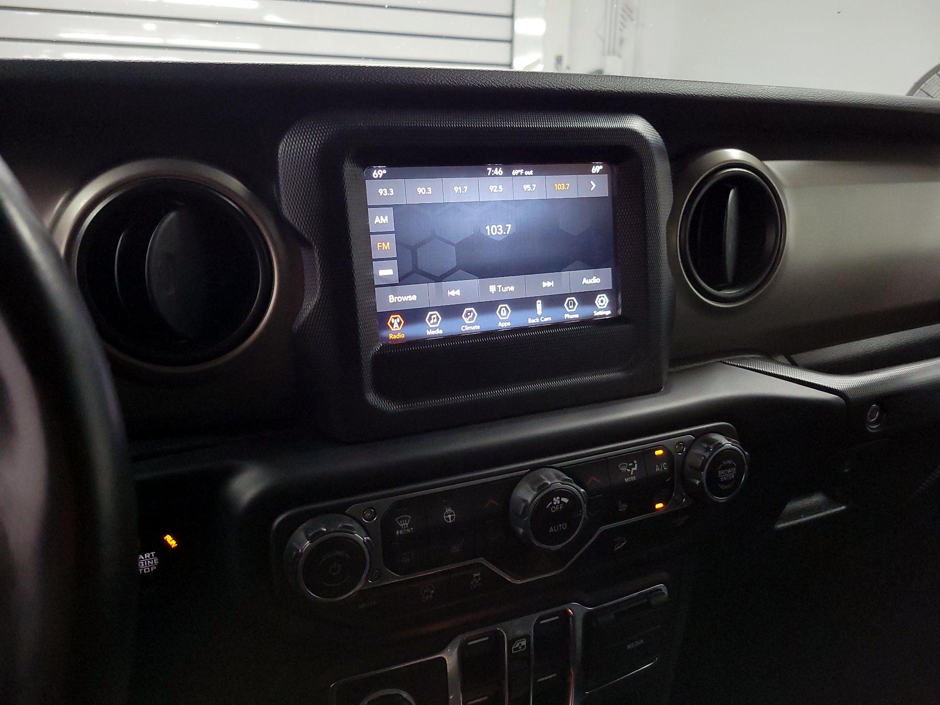 Thumbnail: 2020 Jeep Wrangler - 15