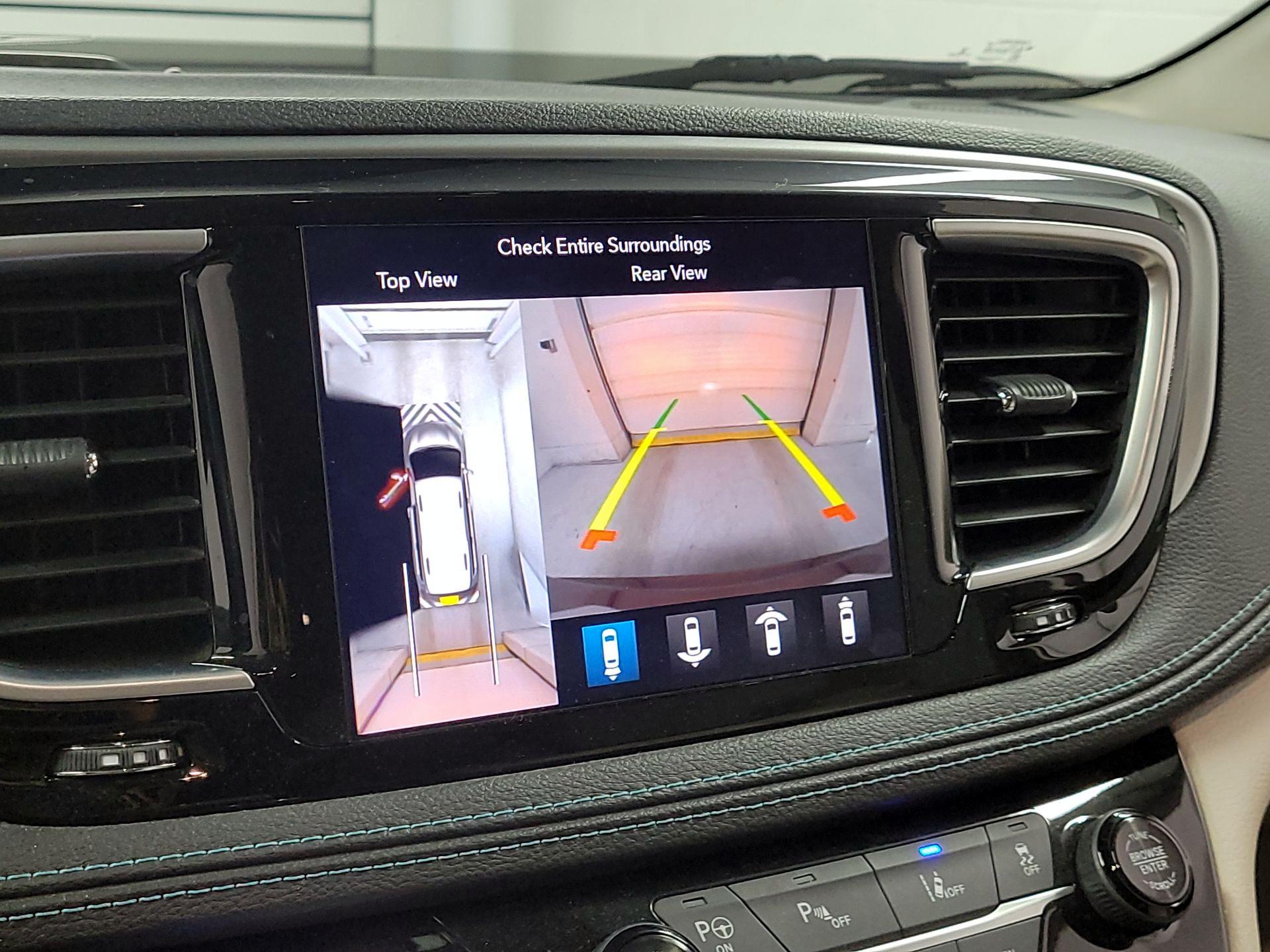 Thumbnail: 2018 Chrysler Pacifica - 14