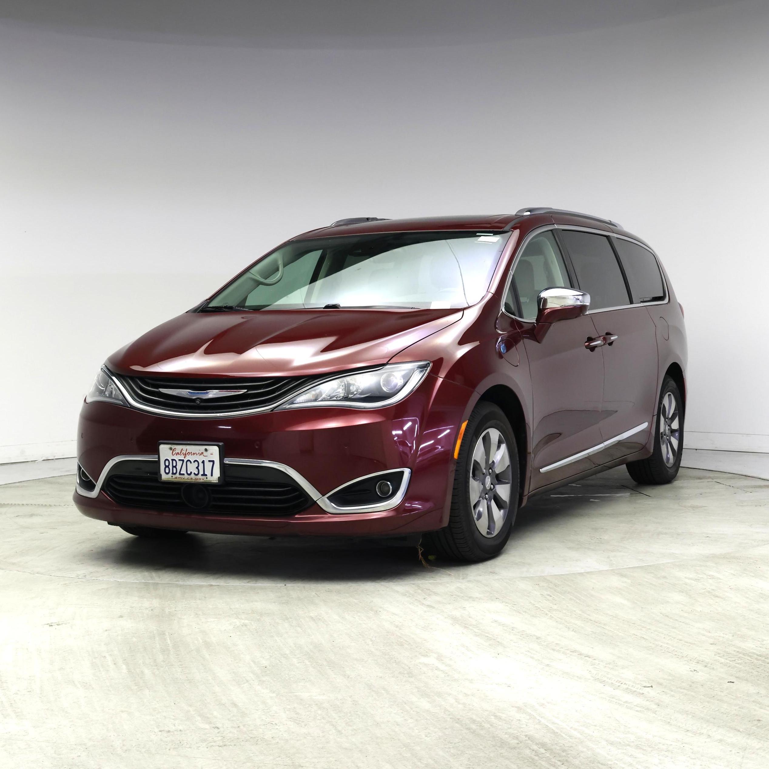 Thumbnail: 2018 Chrysler Pacifica - 4