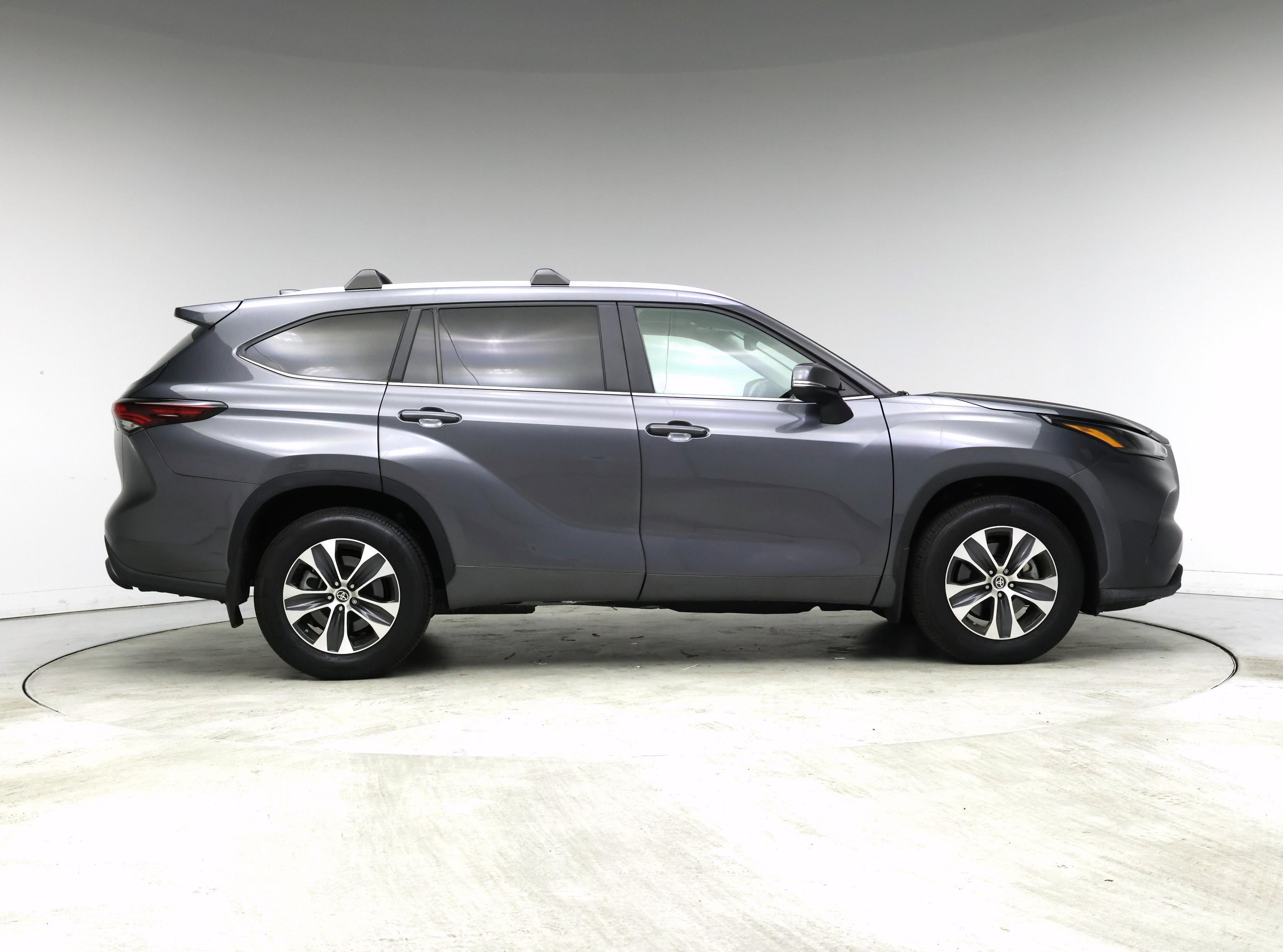 Thumbnail: 2024 Toyota Highlander - 7