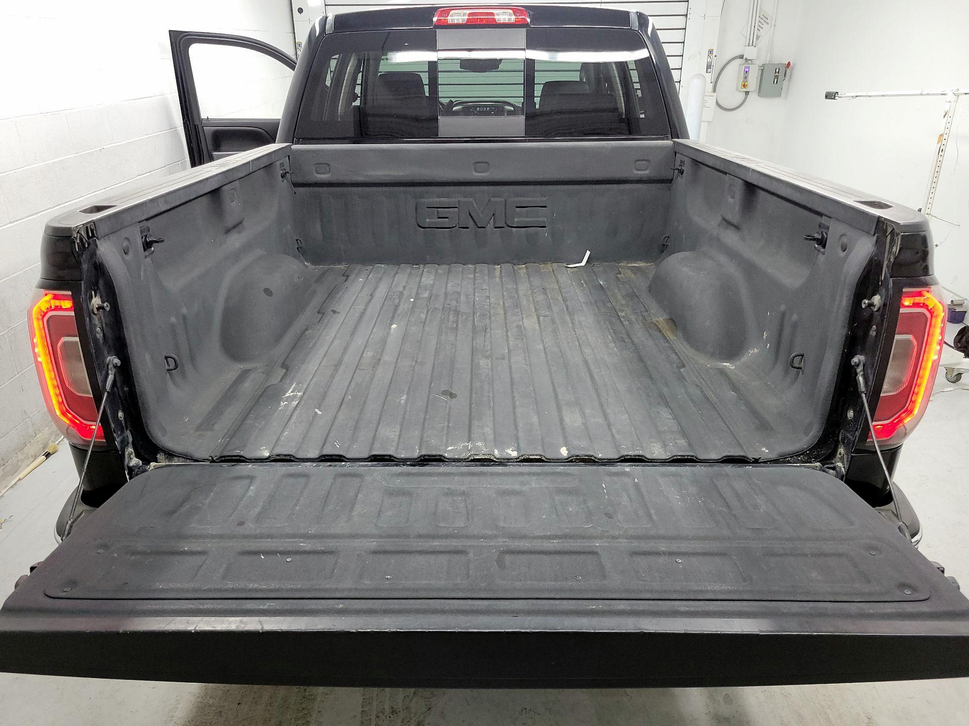 Thumbnail: 2018 GMC Sierra 1500 - 18