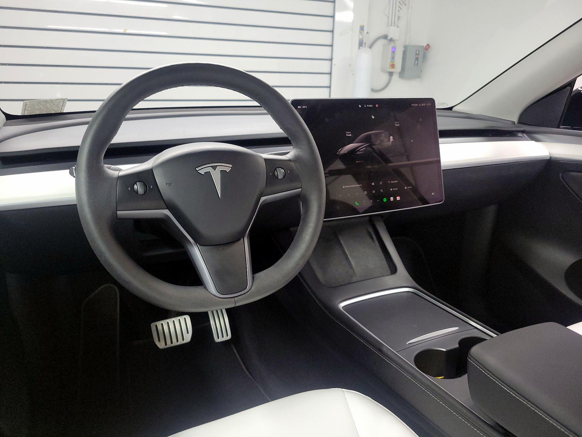 Thumbnail: 2023 Tesla Model Y - 10