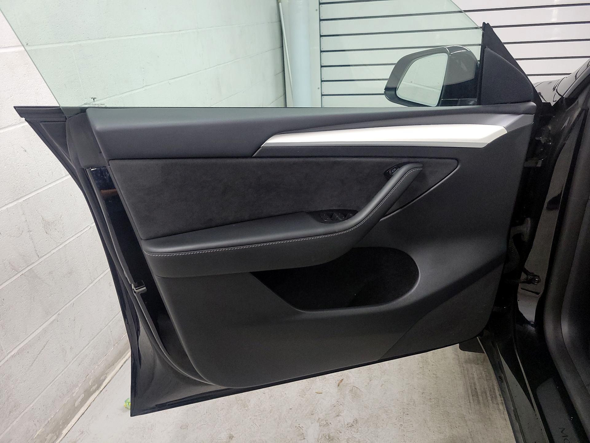 Thumbnail: 2023 Tesla Model Y - 12