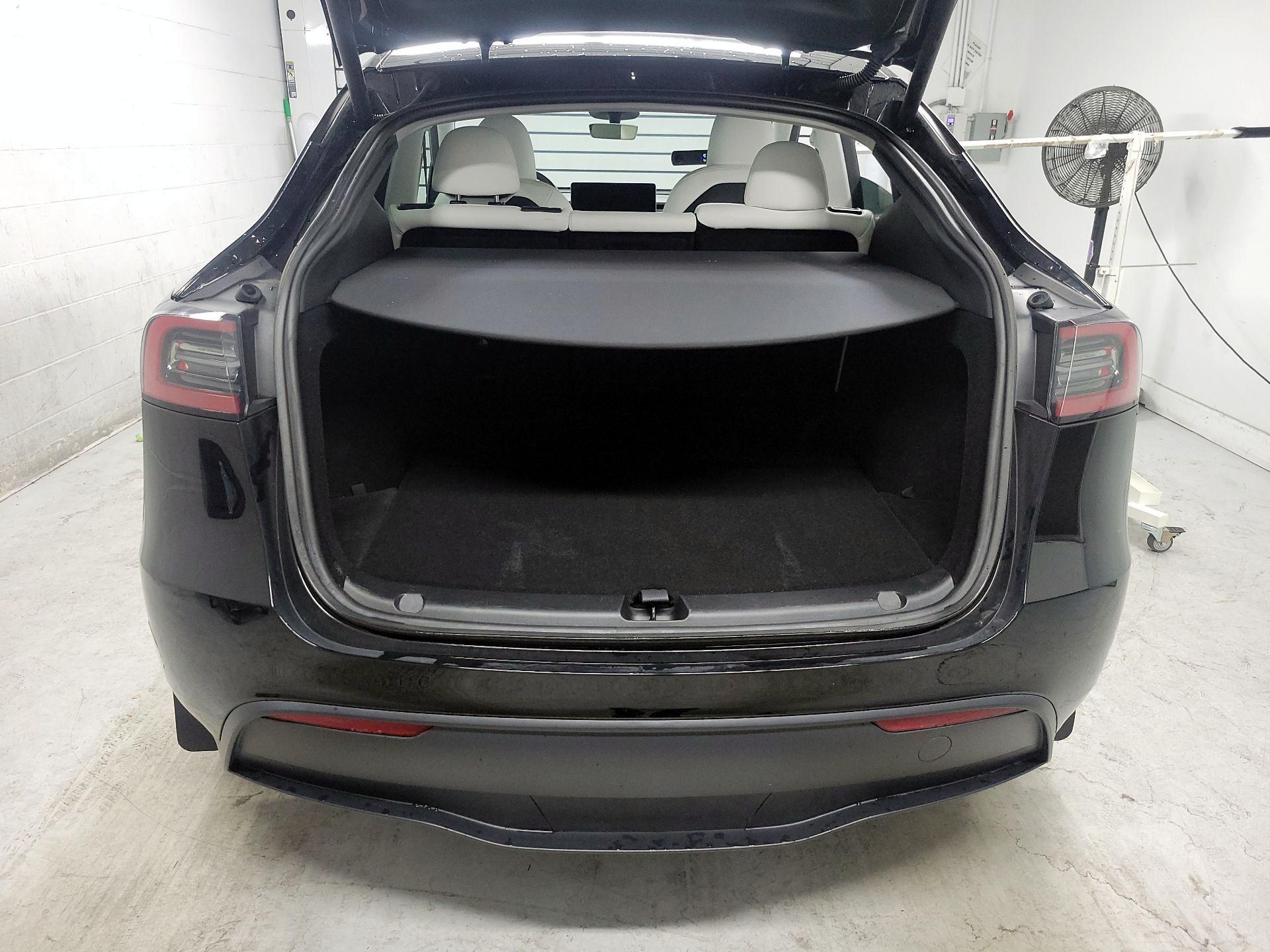 Thumbnail: 2023 Tesla Model Y - 18