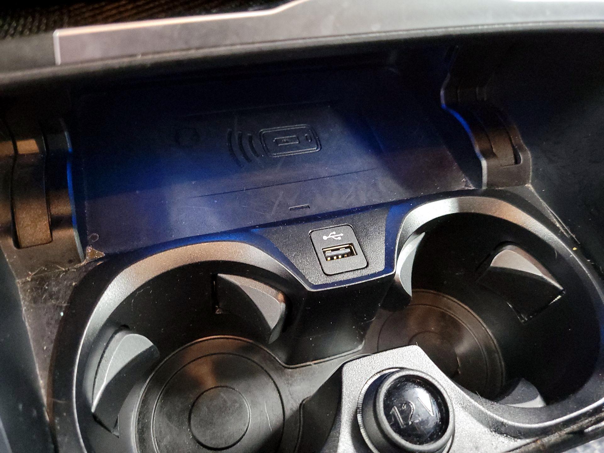 Thumbnail: 2023 BMW i4 - 17