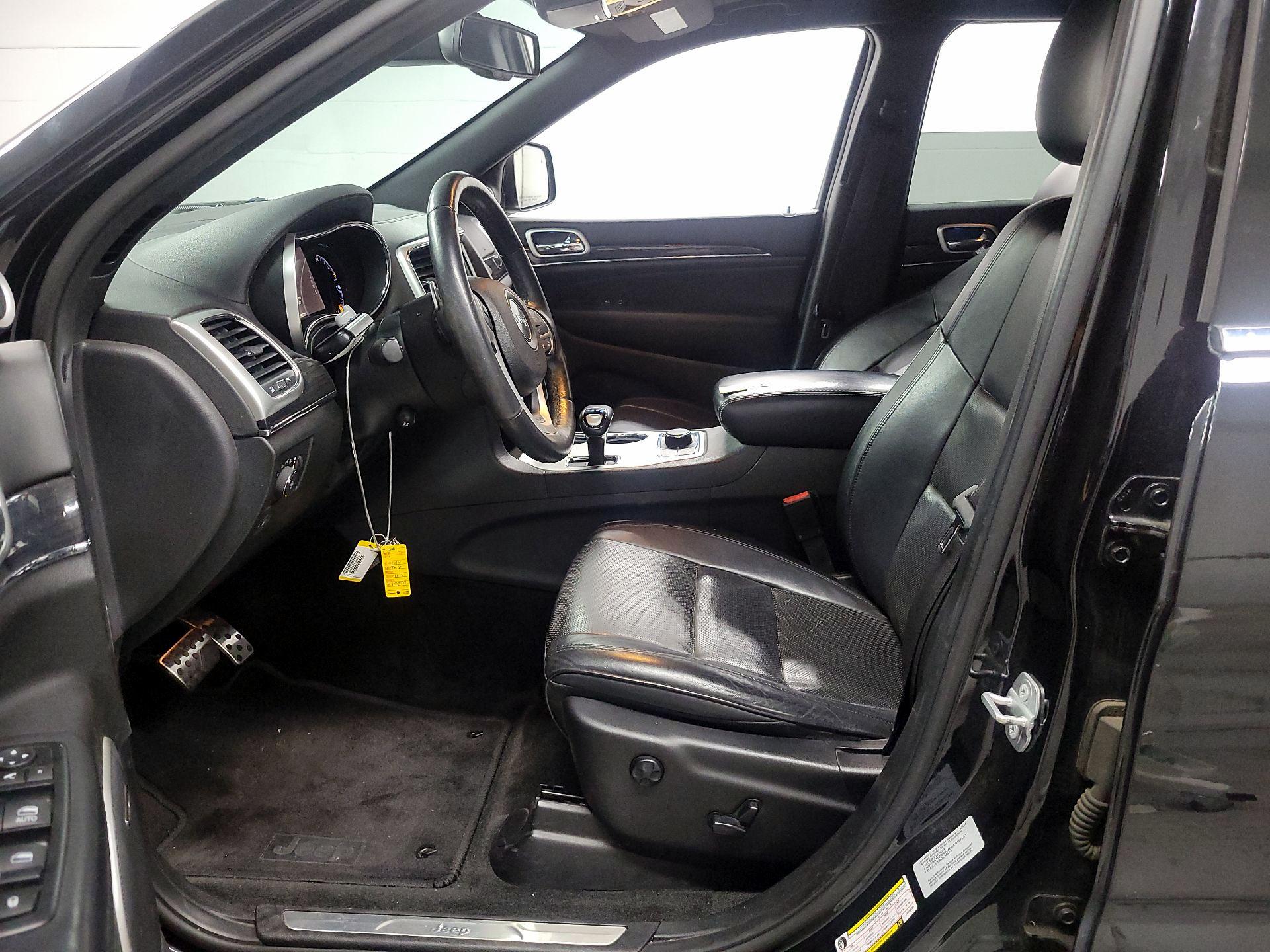 Thumbnail: 2015 Jeep Grand Cherokee - 11