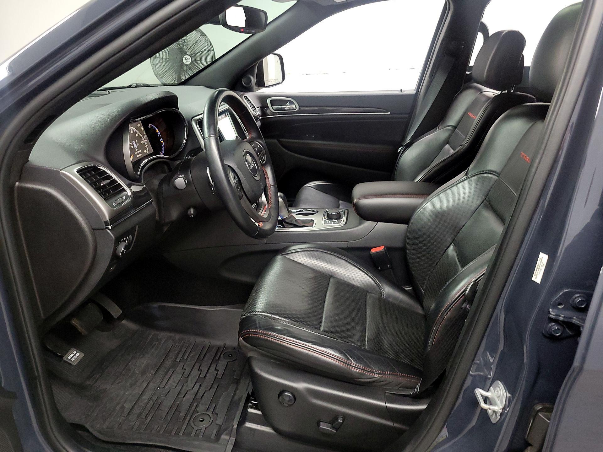 Thumbnail: 2018 Jeep Grand Cherokee - 11