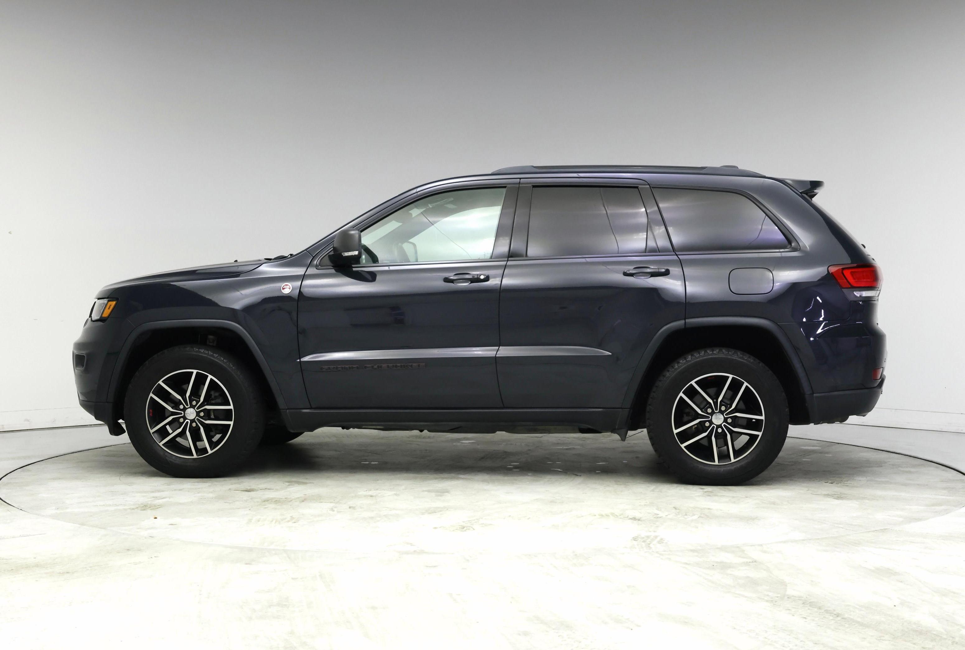 Thumbnail: 2018 Jeep Grand Cherokee - 3