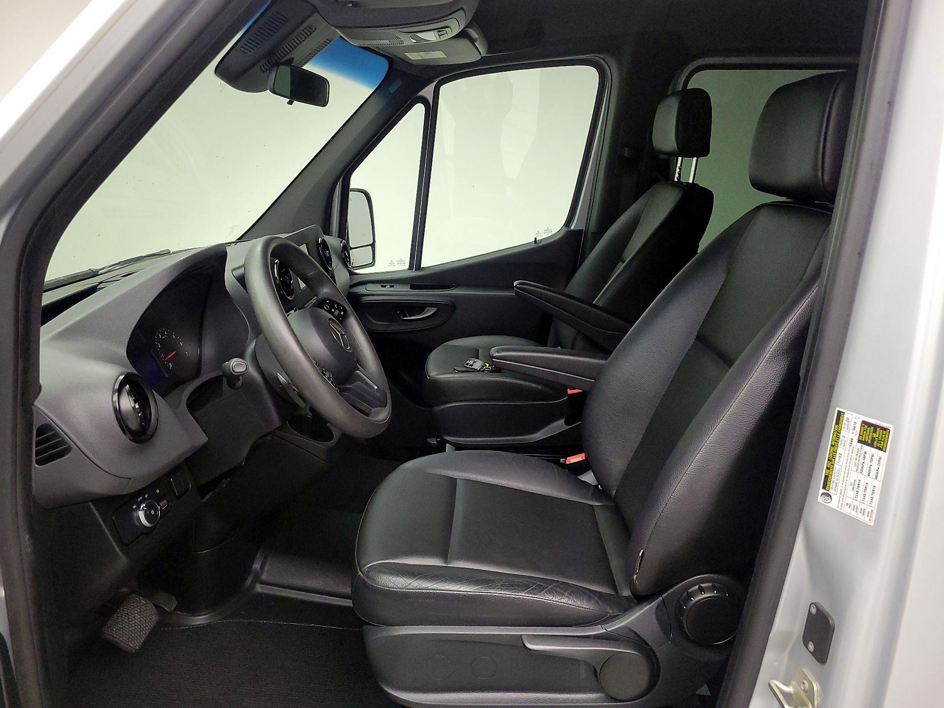 Thumbnail: 2020 Mercedes-Benz Sprinter - 11