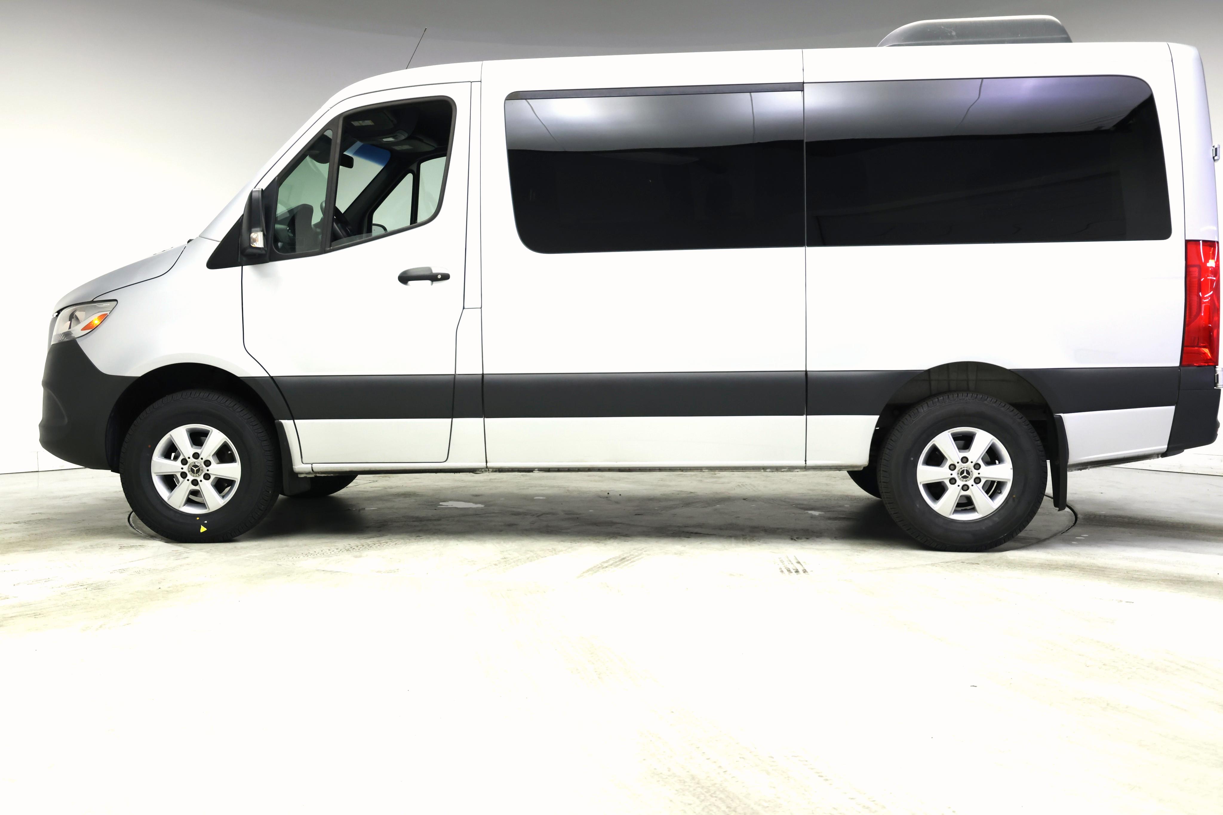 Thumbnail: 2020 Mercedes-Benz Sprinter - 3