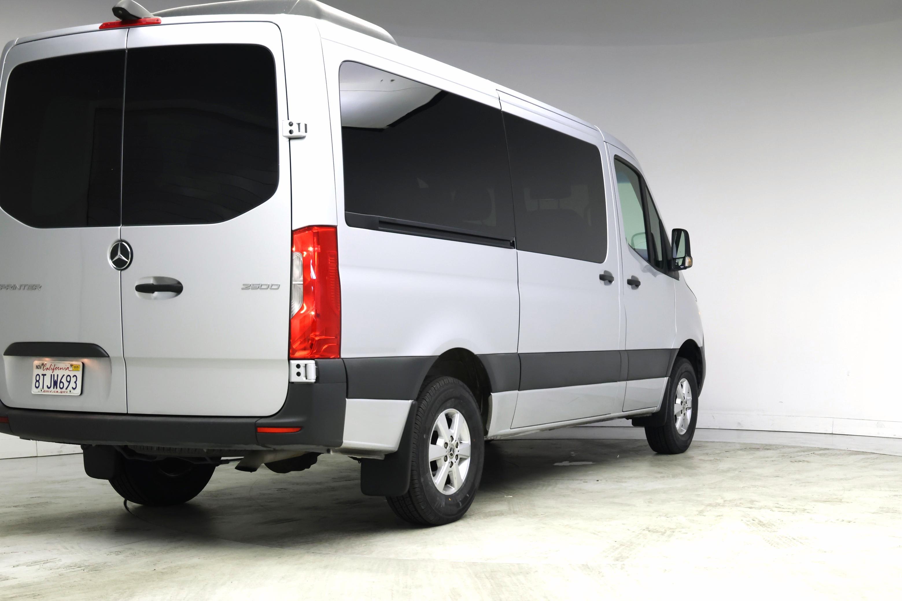 Thumbnail: 2020 Mercedes-Benz Sprinter - 8