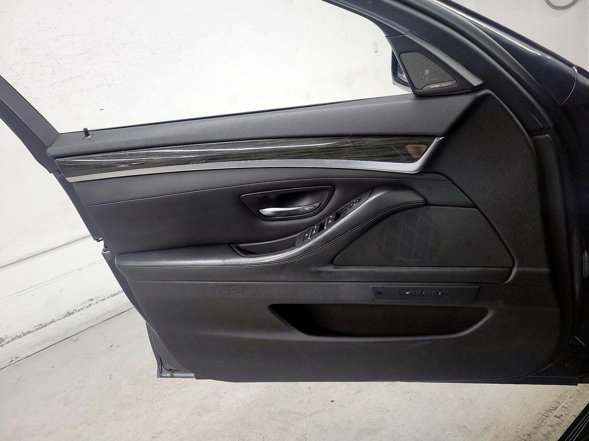 Thumbnail: 2016 BMW 5 Series - 12