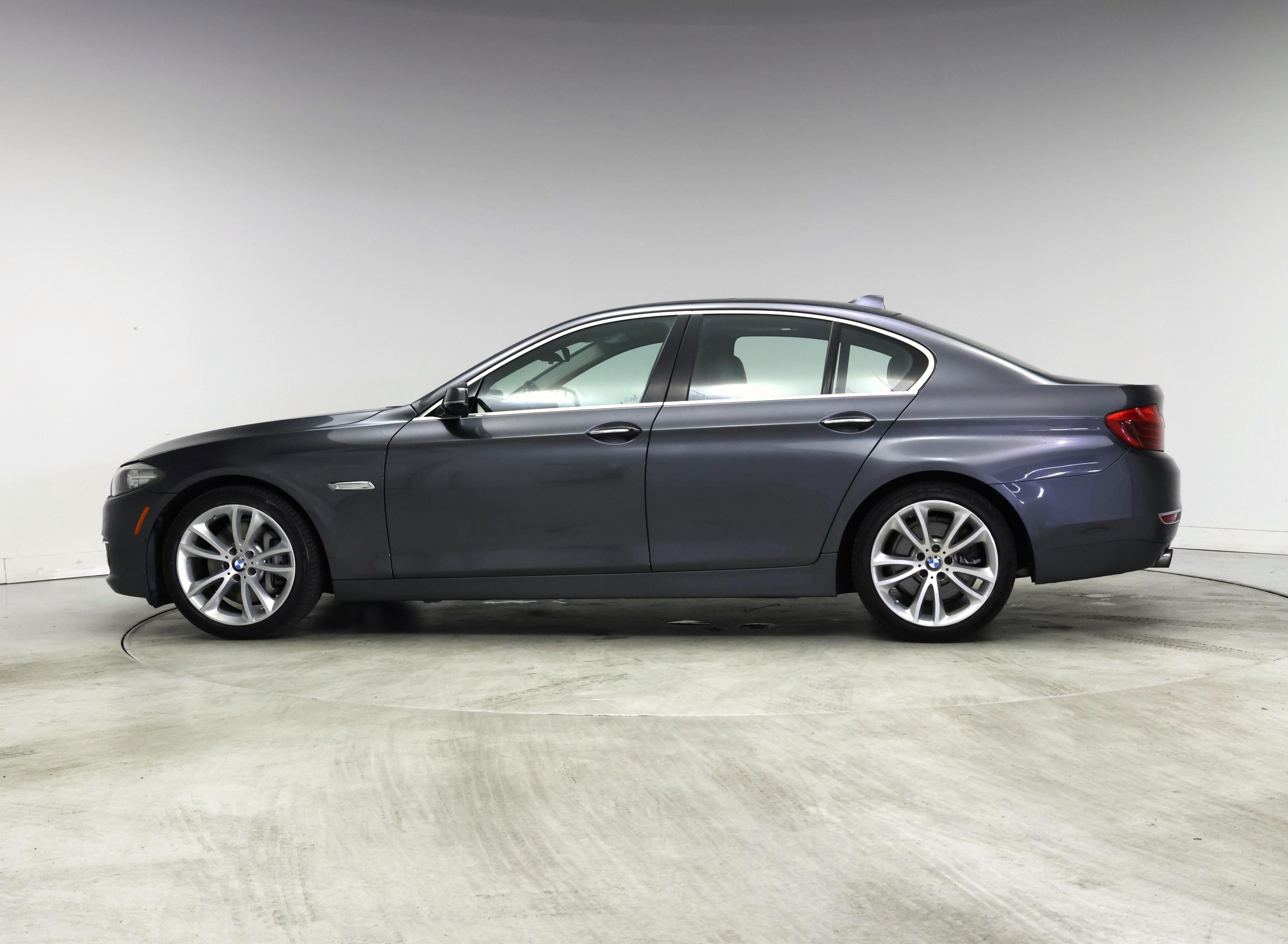 Thumbnail: 2016 BMW 5 Series - 3