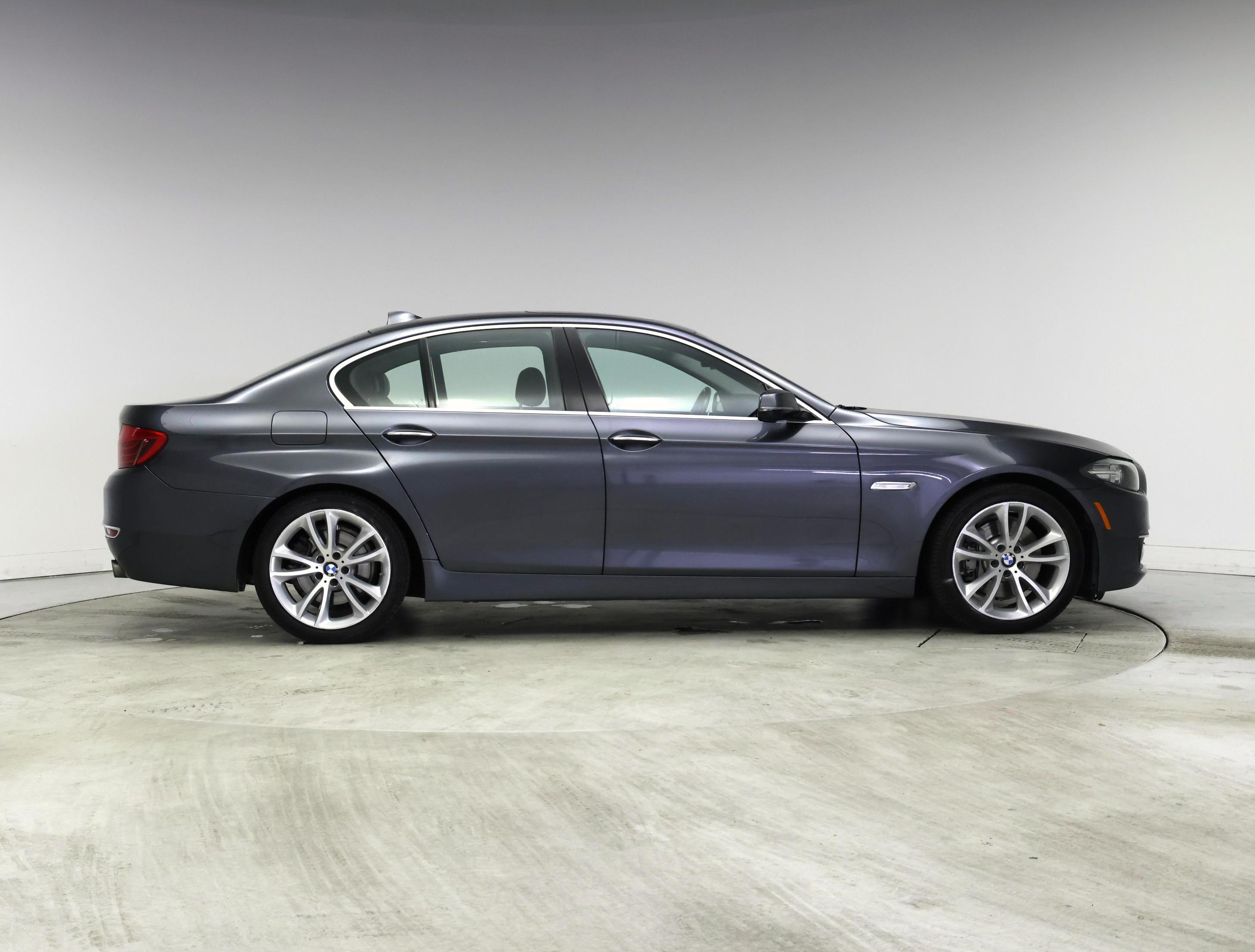 Thumbnail: 2016 BMW 5 Series - 7
