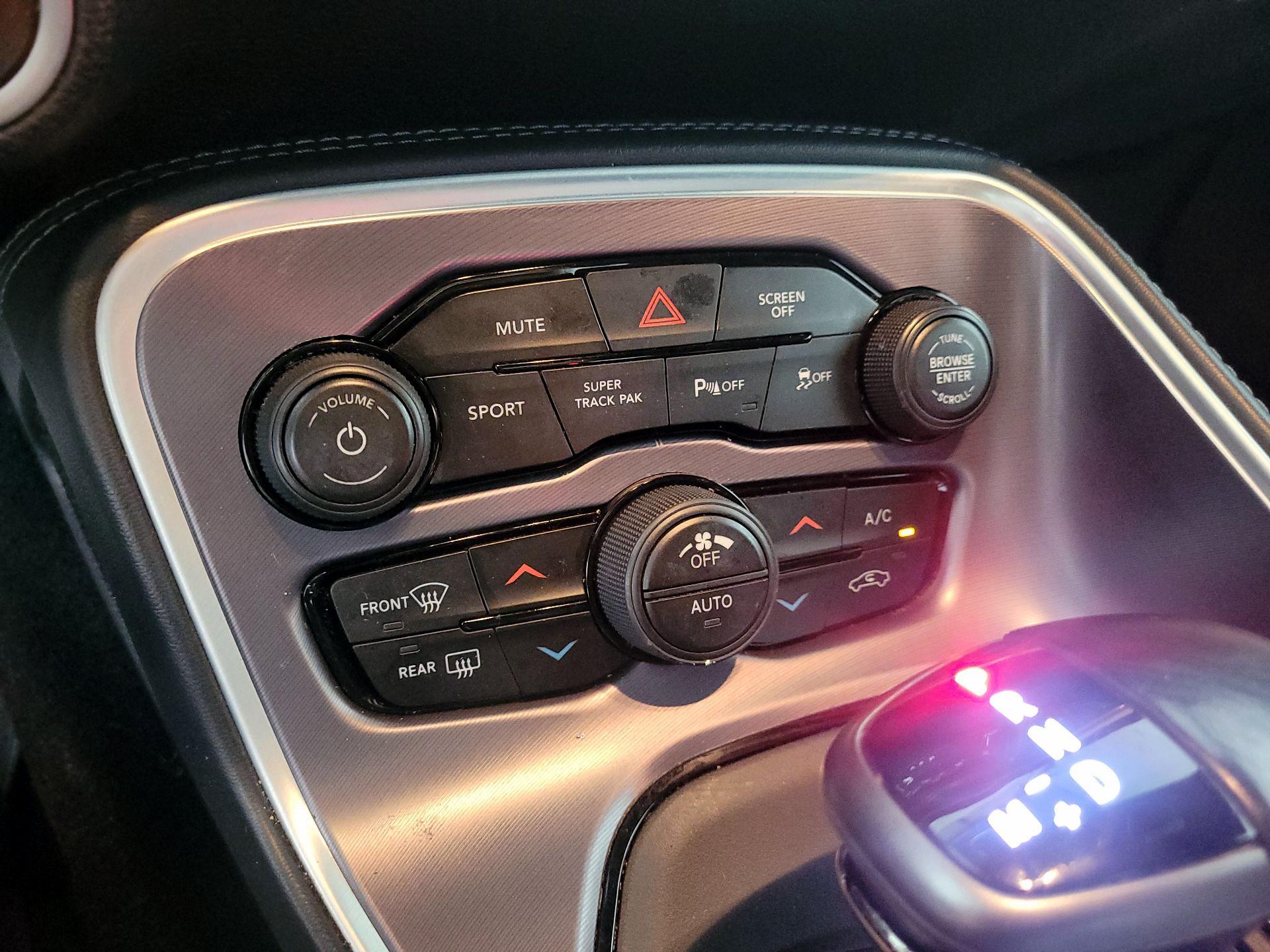 Thumbnail: 2019 Dodge Challenger - 16