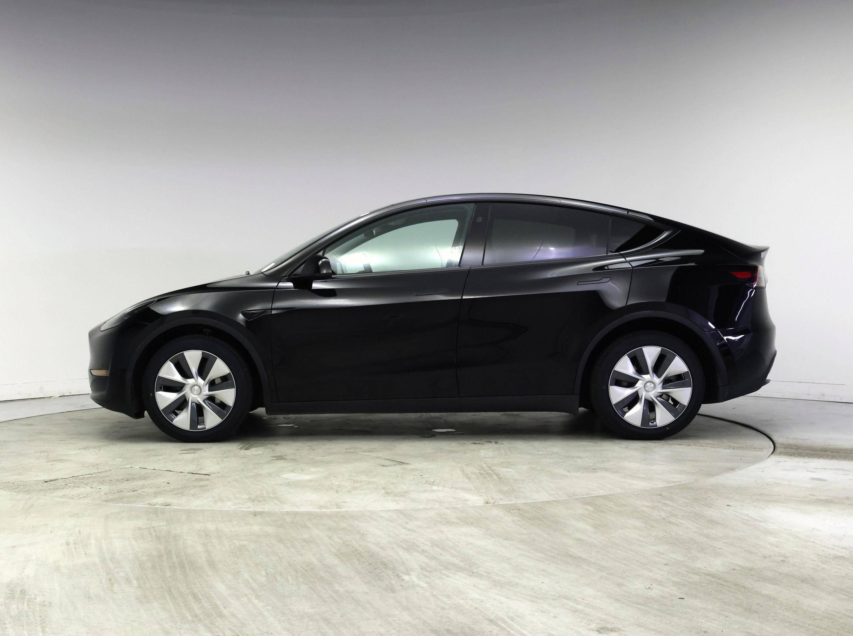 Thumbnail: 2023 Tesla Model Y - 3