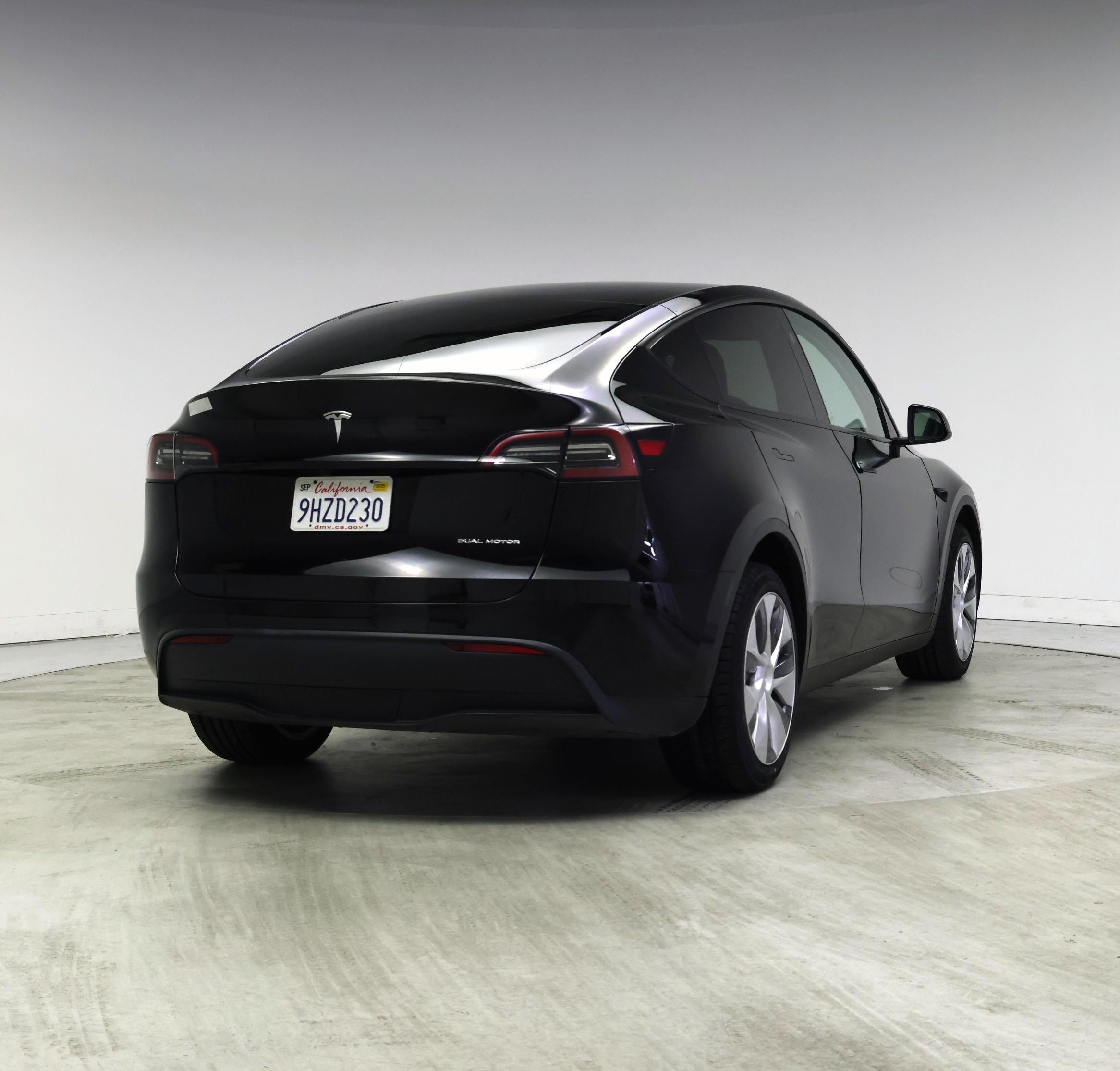 Thumbnail: 2023 Tesla Model Y - 8